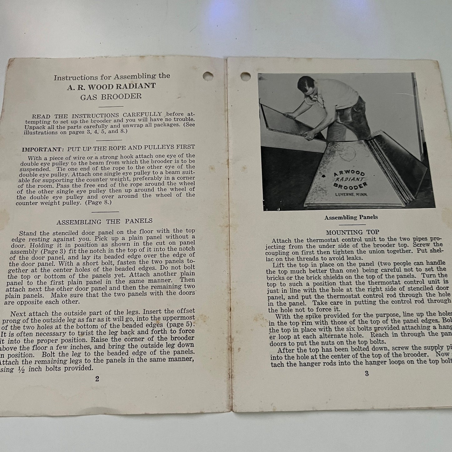A.R. Wood Mfg Co Radiant Gas Brooders Luverne MN Santa Cruz CA Vtg Booklet AJ2-3