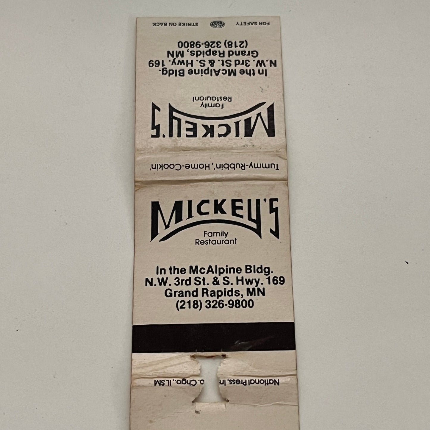 Mickey's Family Restaurant Grand Rapids MN Vintage Matchbook TB6-MB2-14