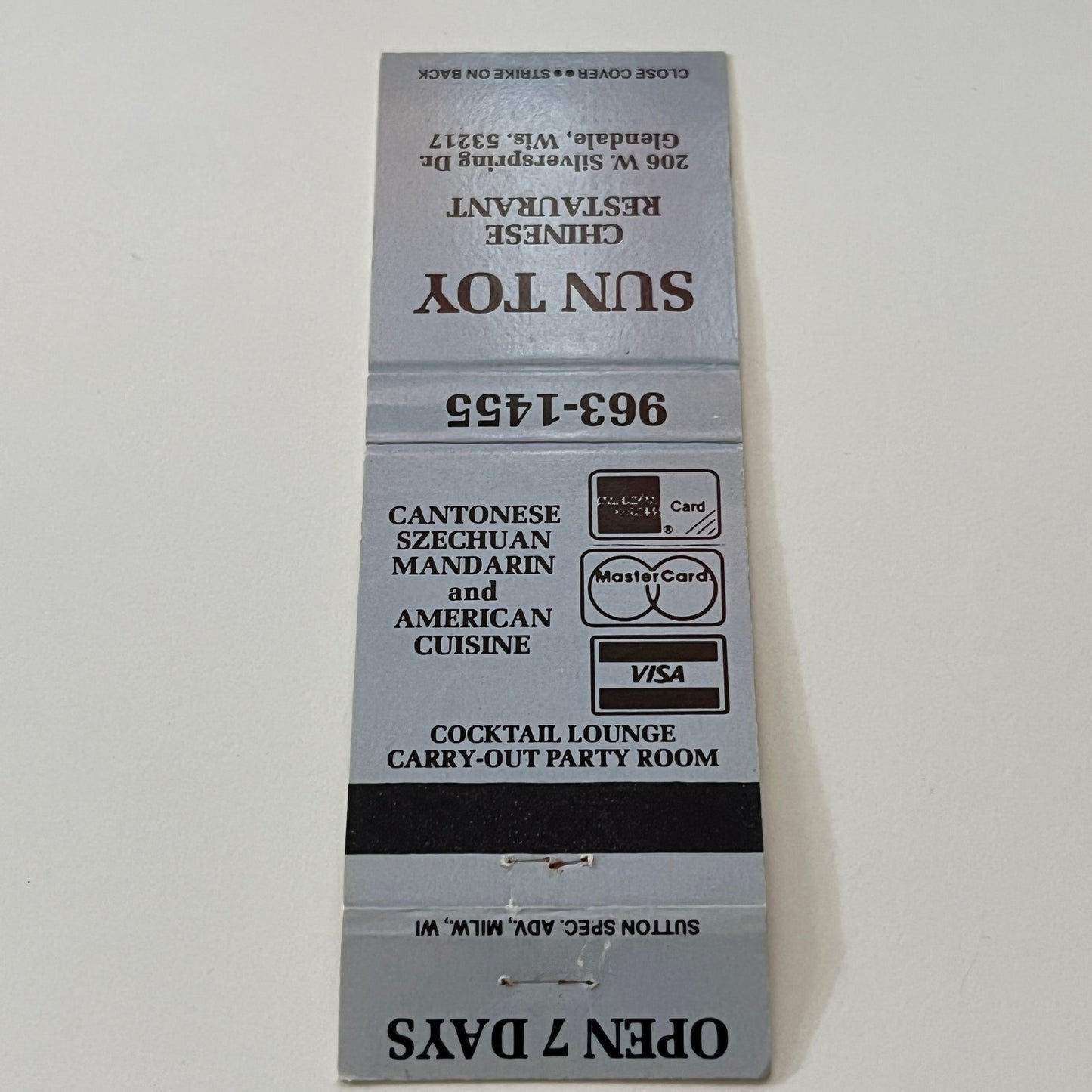 Sun Toy Chinese Restaurant Glendale WI Vintage Matchbook Cover TB6-MB2-1