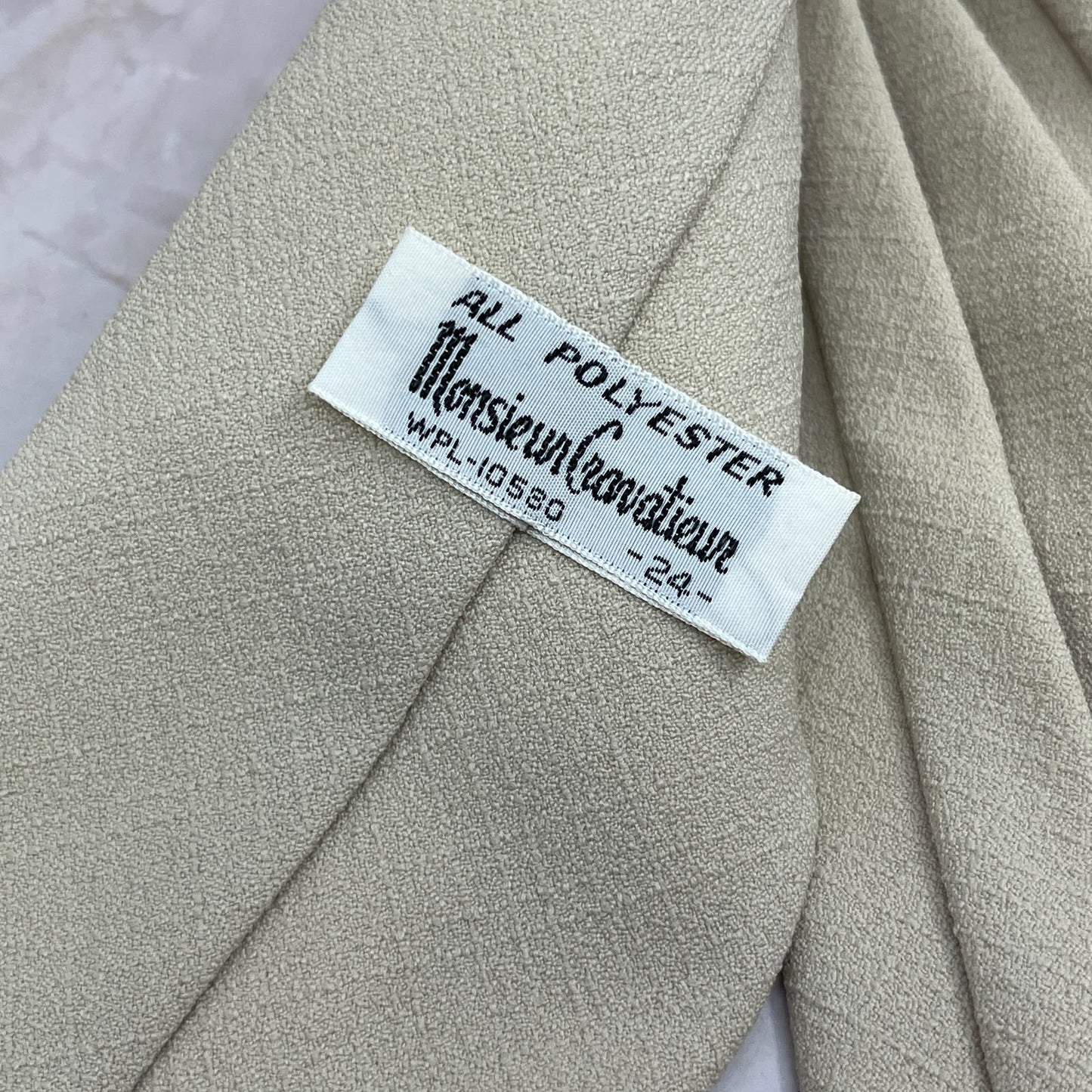 Retro Men's Monsieur Cravatieur 24 Polyester White Necktie Tie TJ4-T1