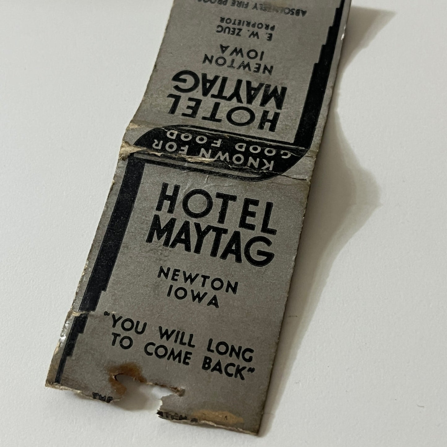 Hotel Maytag Newton Iowa E.W. Zeug Vintage Matchbook MB60-1
