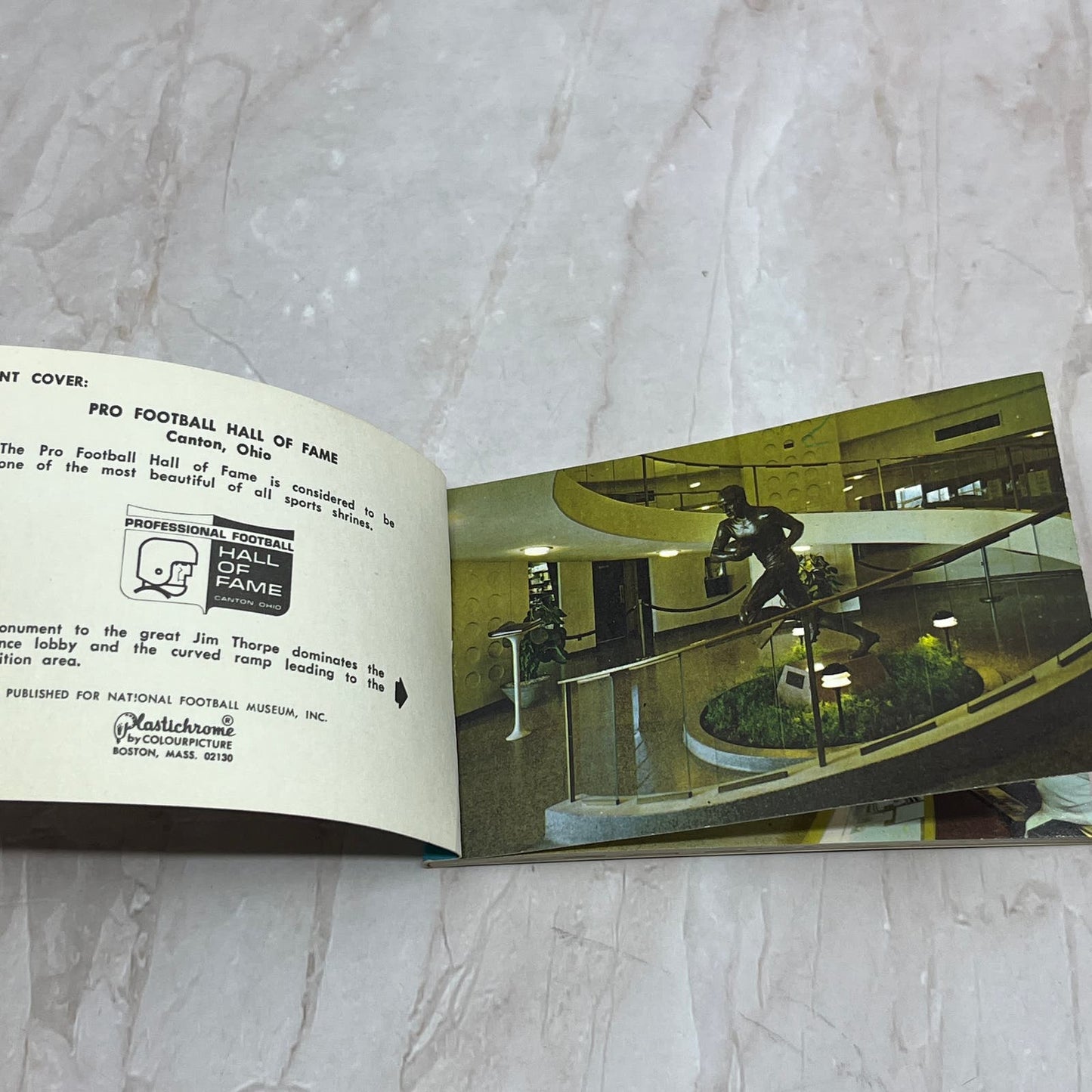 Vintage Pro Football Hall of Fame Souvenir Booklet Canton OH TG8-VW