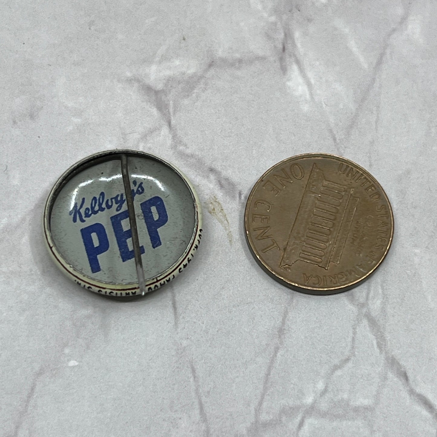 1945 Kellogg's Pep Pin Perry Winkle Comic Strip Pinback Cereal Premium SE2-1