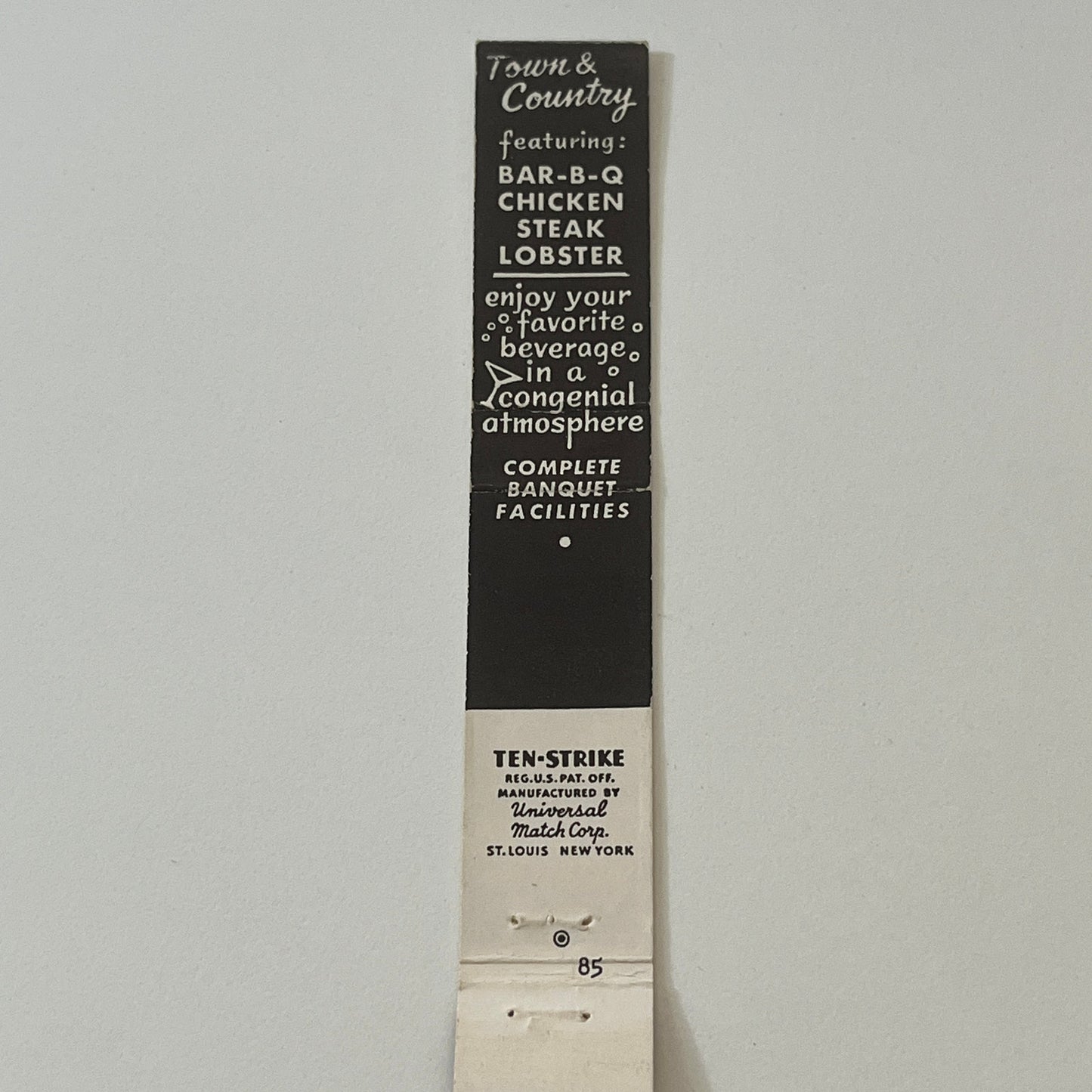 Town & Country Restaurant Sterling MA Vintage Matchbook TB6-MB2-9