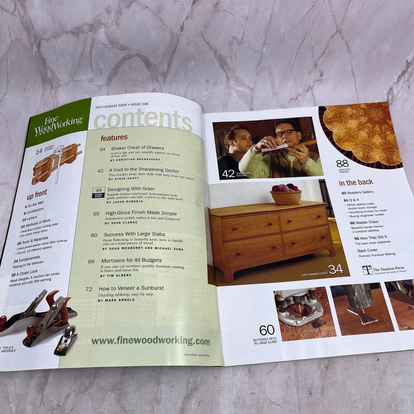 Using Wood Grain - Aug 2009 No 206 - Taunton's Fine Woodworking Magazine M34