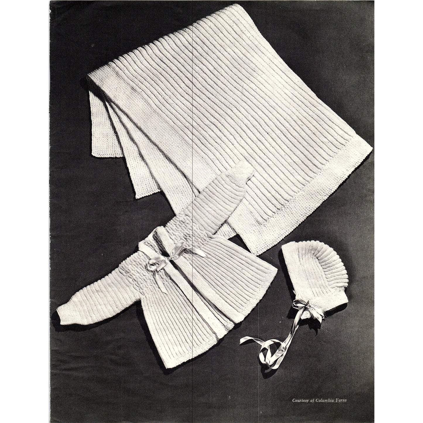 5 Piece Luncheon Set Placemats and Runner 1945 Knitting Pattern AG3-8