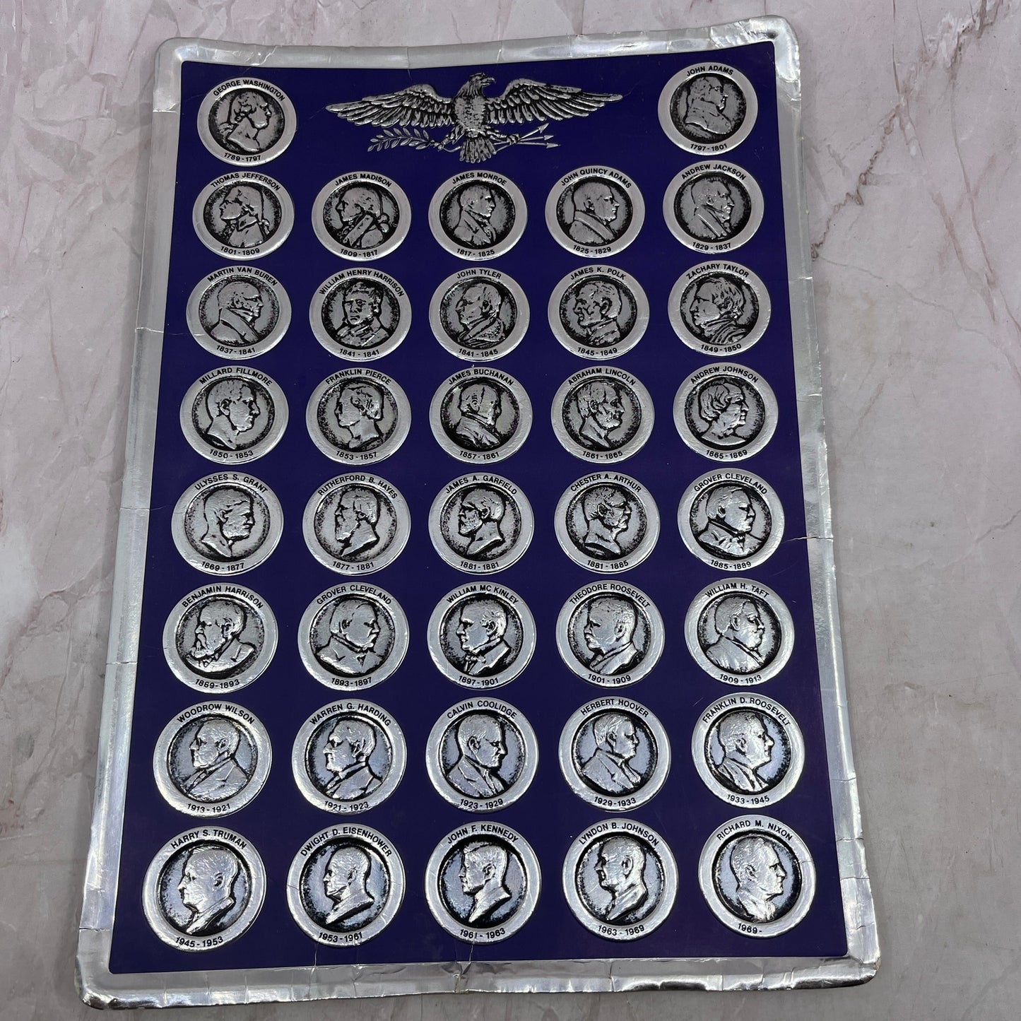 c1970 Wall Hanging United States Seal 37 Presidents Embossed Blue & Foil FL6-11