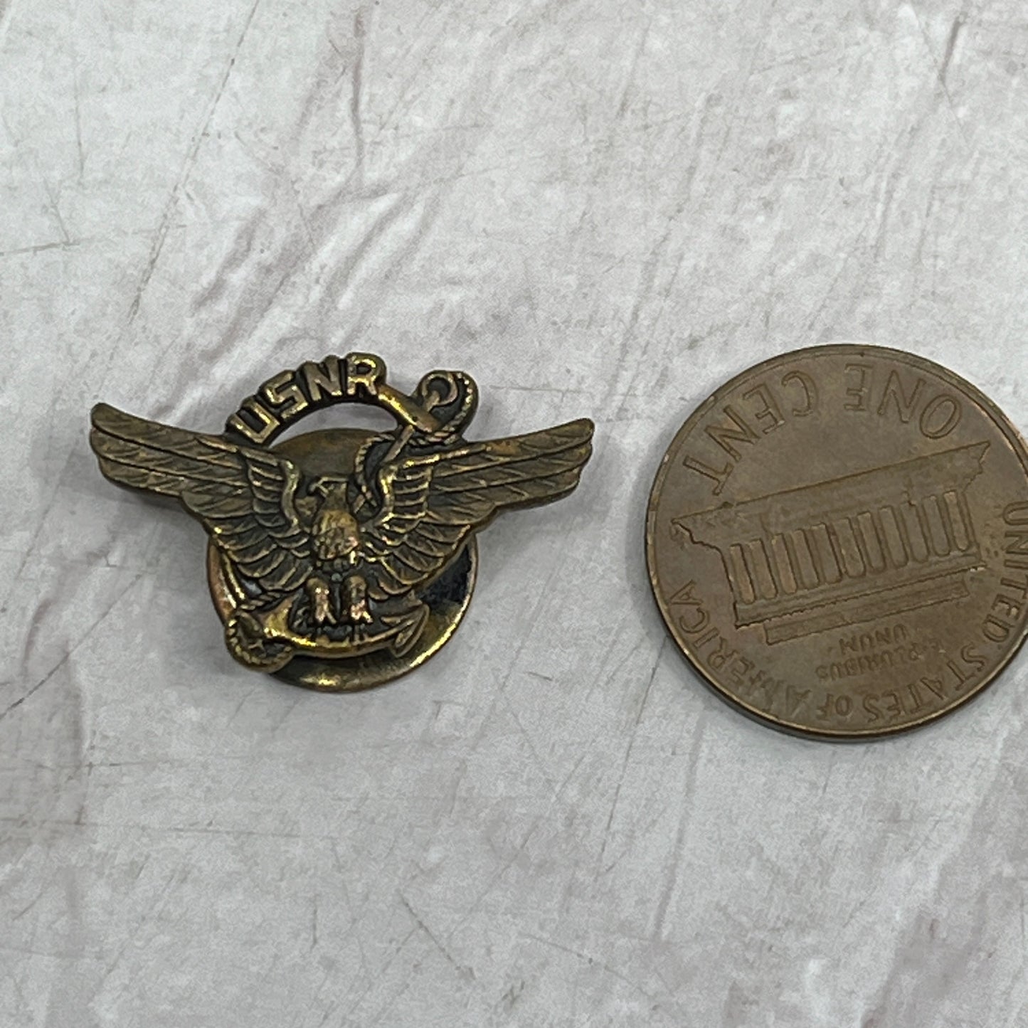 Vintage WWII US Naval Reserve USNR Pin Eagle Anchor Rope Screw Back Hat Pin SE5
