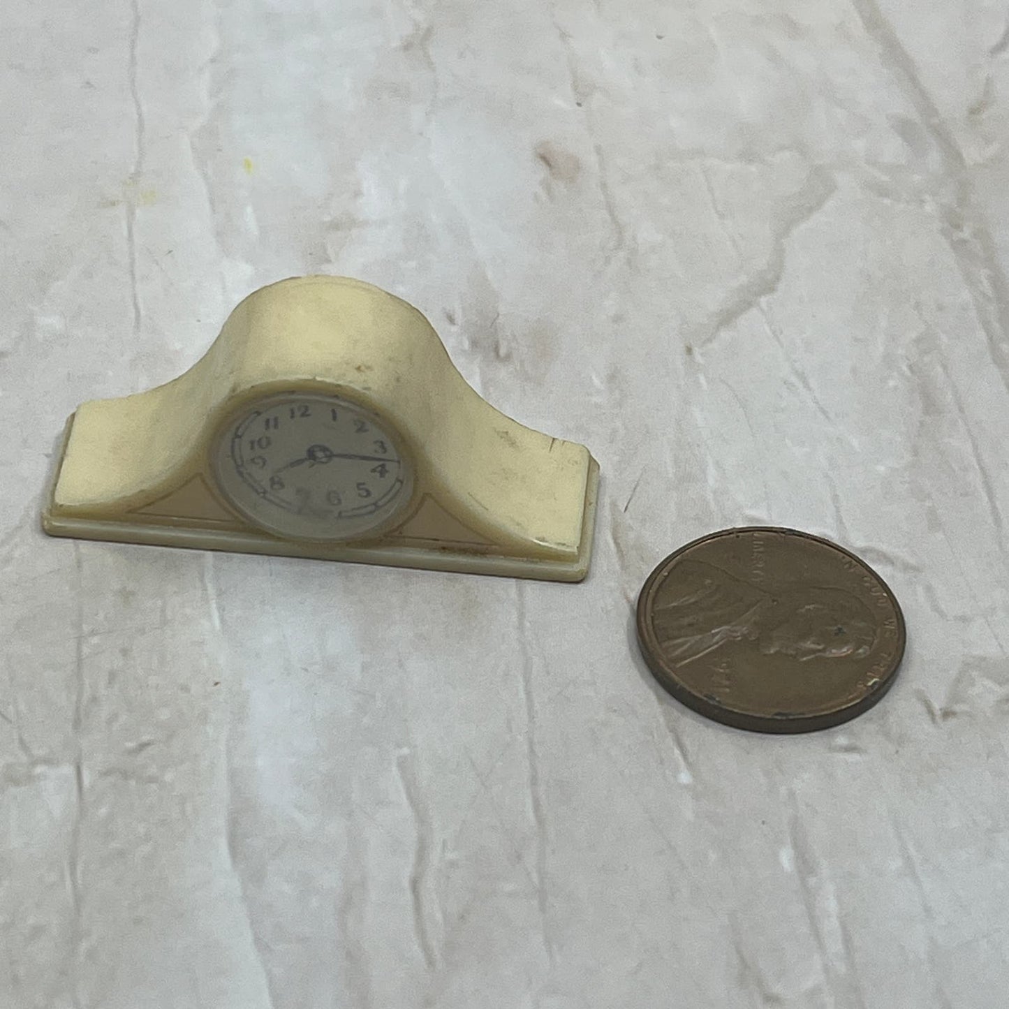 Vintage Renewal White Celluloid Mantle Clock for Dollhouse Miniature SB8