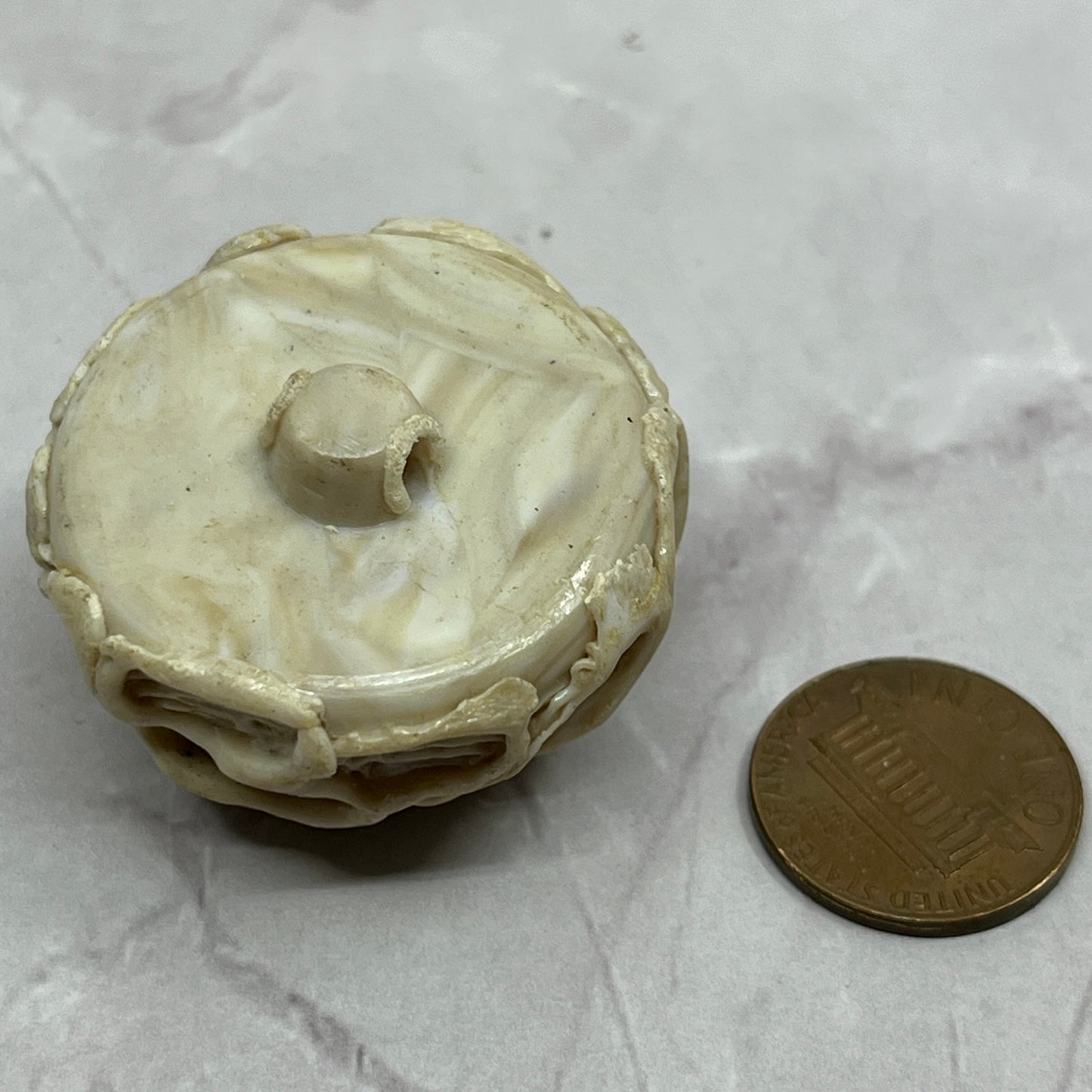 Vintage Large Bakelite Soapstone Desert Rose Style Button SC1