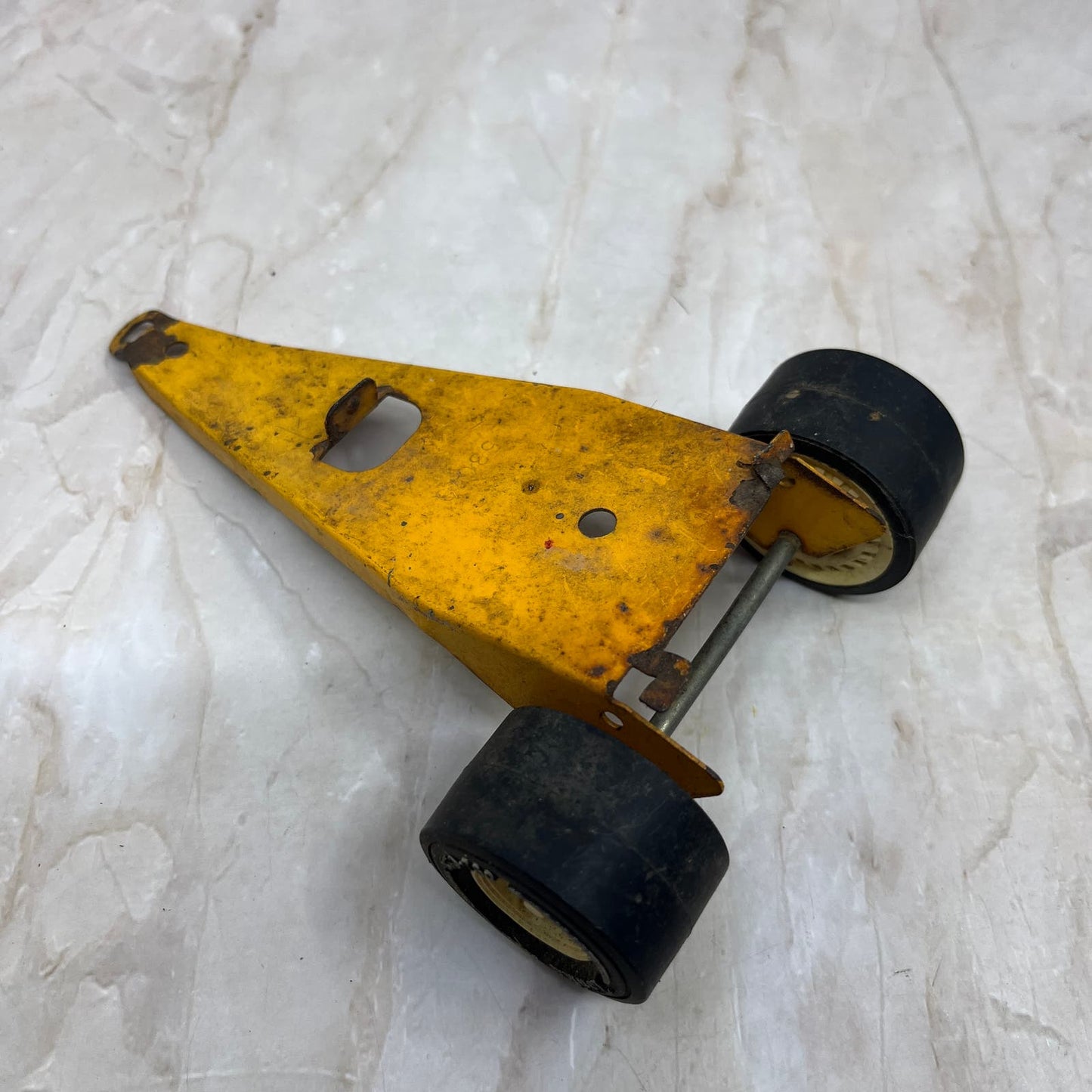 Vtg TONKA Toys Bone Bruzzer Yellow Tilt Trailer 1970’s Pressed Steel TH5