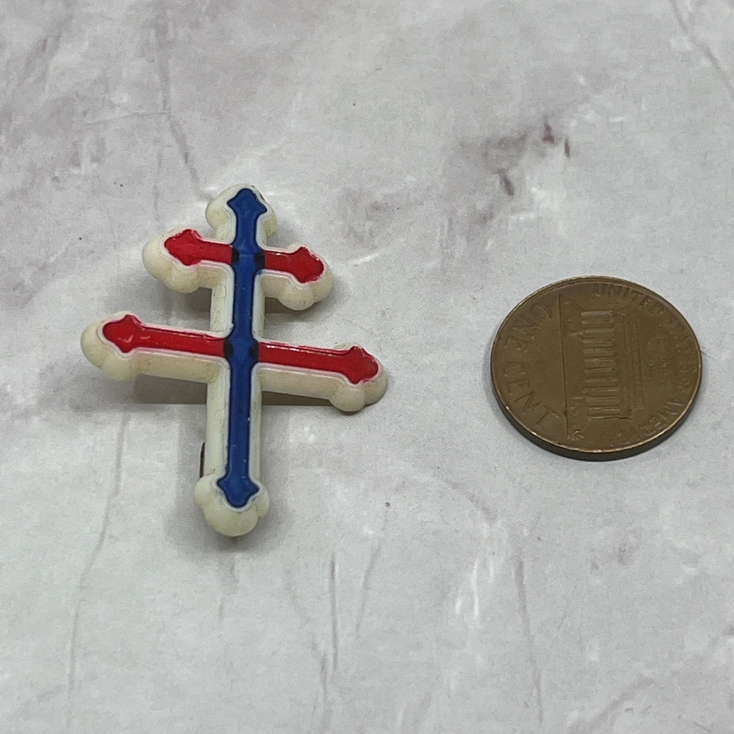 WWII Free French Cross of Lorraine Celluloid Button Pin SC1