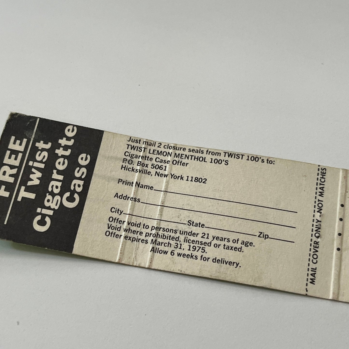 1975 Twist Lemon Menthol Cigarettes Vintage Matchbook Cover TB6-MB1-14