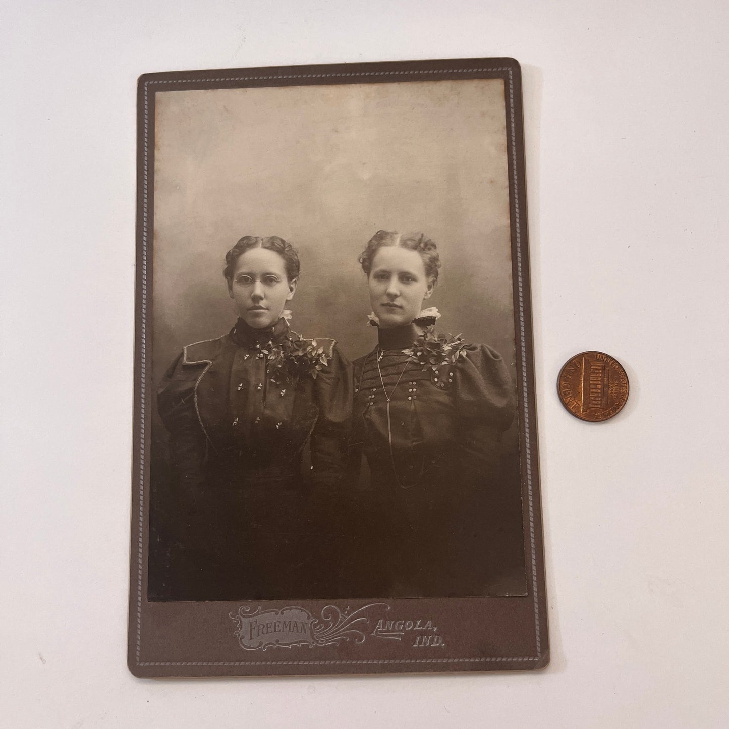 Young Ladies - Freeman, Angola IN Antique Victorian CDV Card H4-2