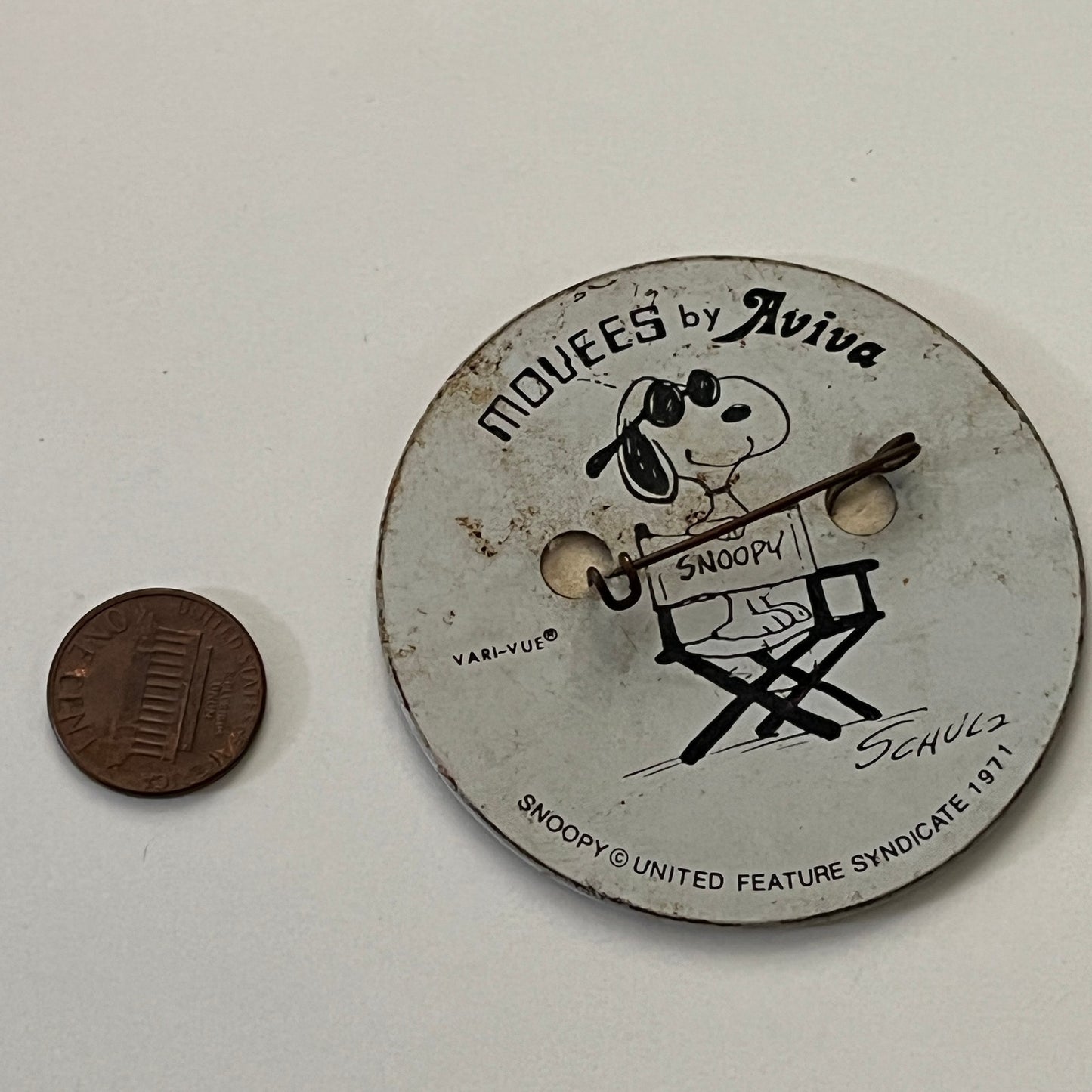 1971 Snoopy Peanuts Movees by Avia Vari-Vue Lenticular Pinback Button TB7-PB3