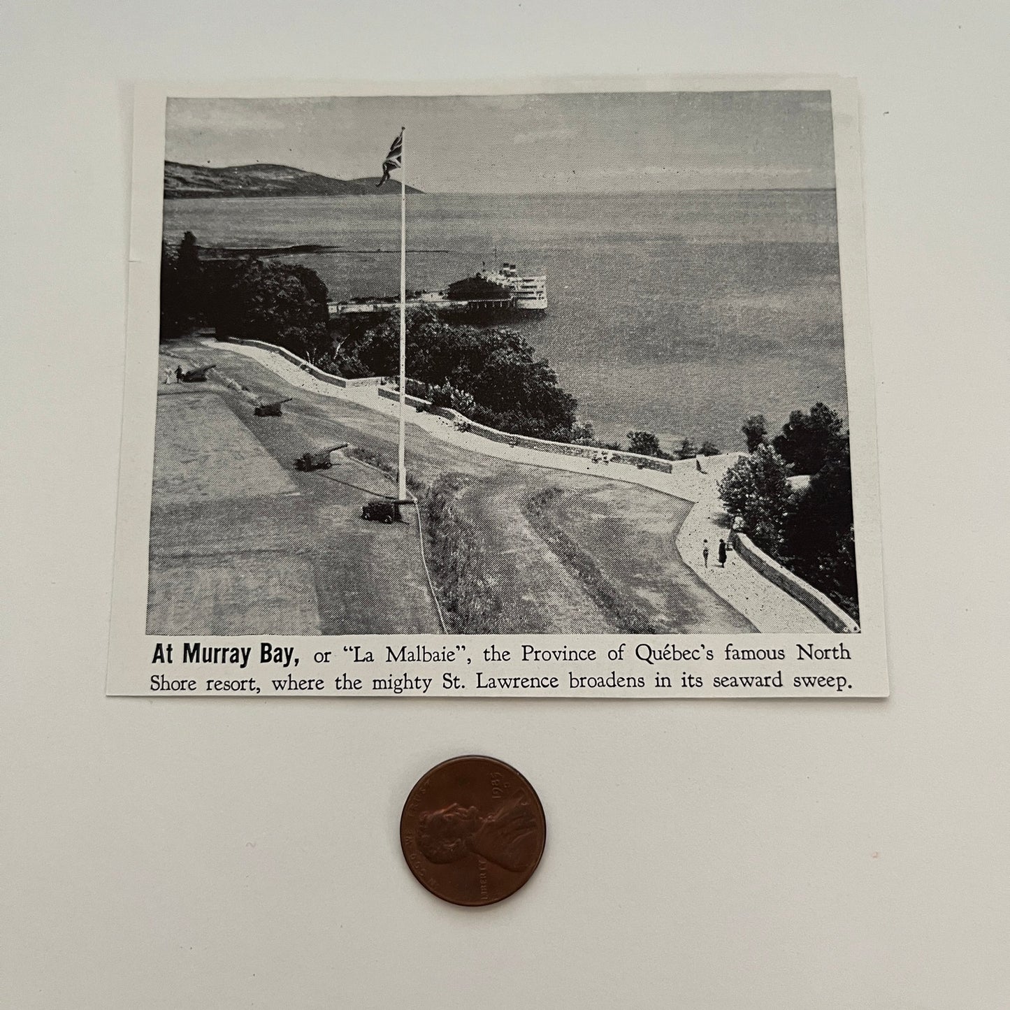 At Murray Bay La Malbaie St. Lawrence QB Canada 1941 Magazine Picture SAG4-H2