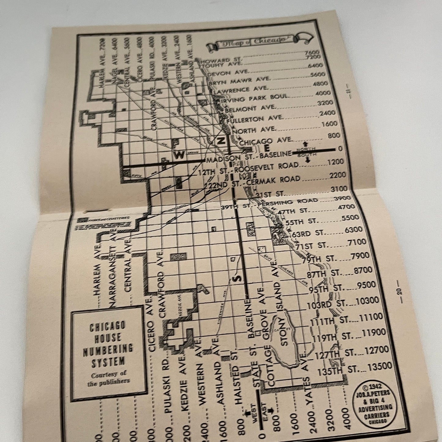 1946 Vacationing in Chicago Travel Guide Pocket Booklet TK2-XB5