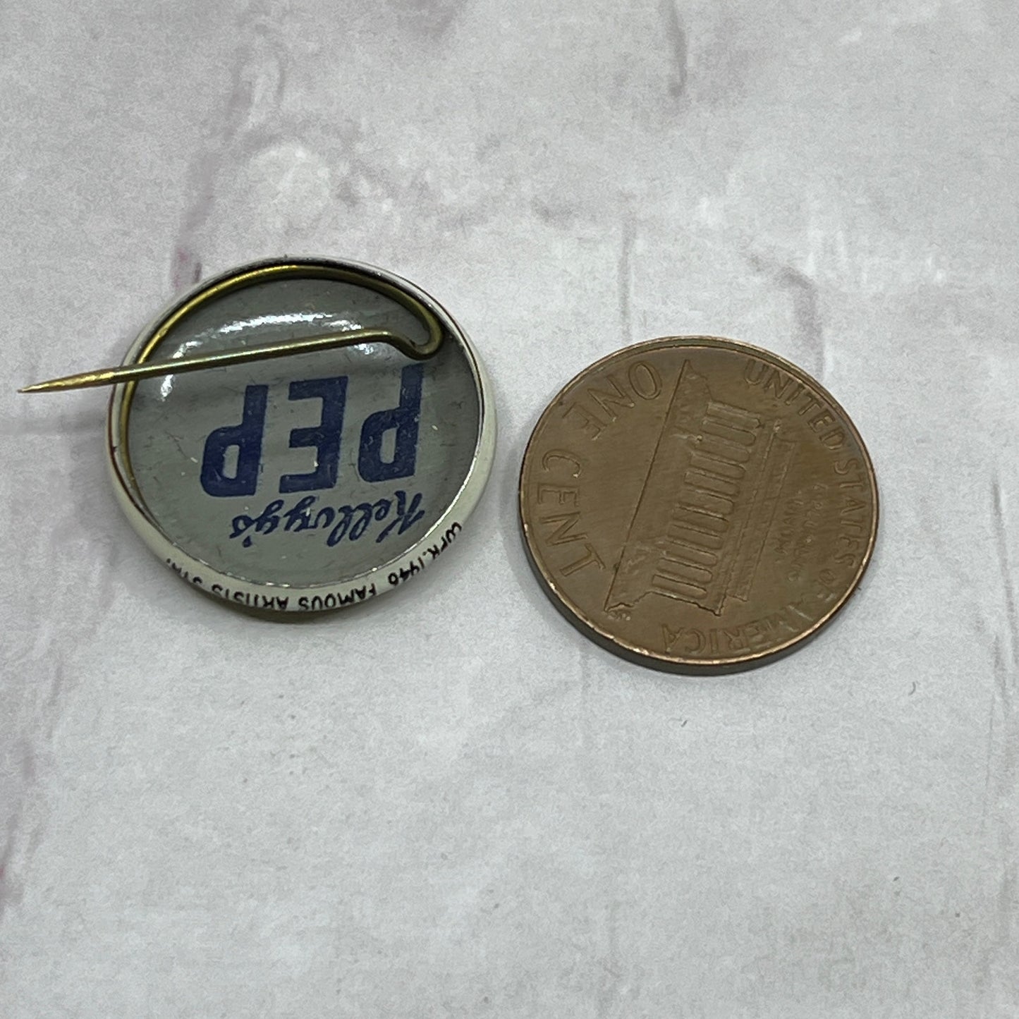 1946 Kellogg's Pep Pin Mr. Bailey Comic Strip Pinback Button Cereal Premium SE2