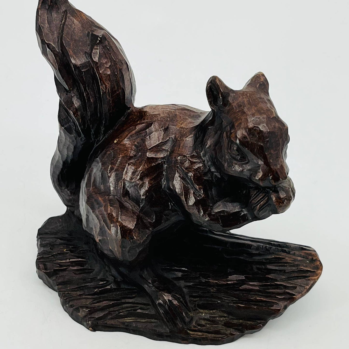 Vintage Red Mill Hand Crafted Crushed Pecan Shell Resin Squirrel Figurine 5" TC6