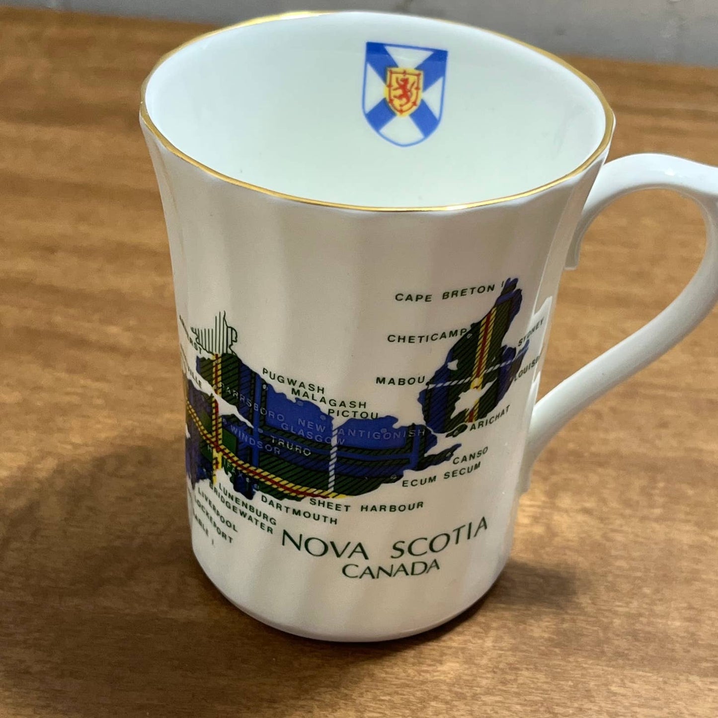 Vintage Crown Warwick Nova Scotia Canada Tartan Souvenir Tea Coffee Cup Mug TA3