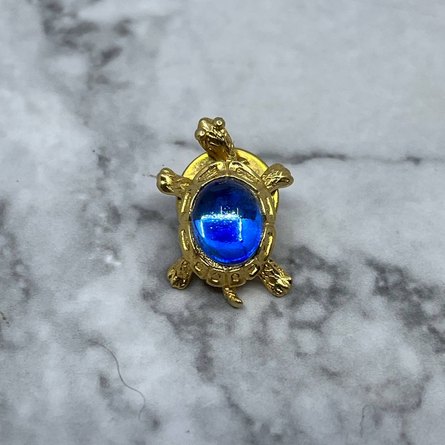 Vintage Gold Tone Turtle Blue Glass Gem Carapace Brooch Pin 1" SE7