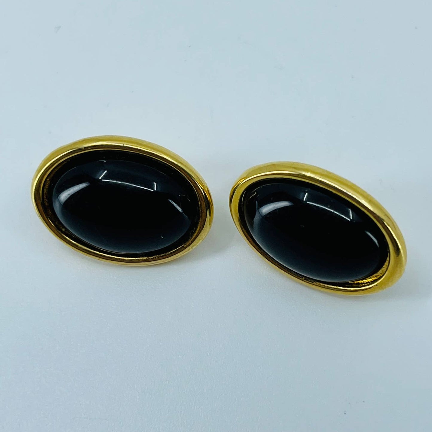 Vintage MCM Sarah Coventry Gold Tone and Black Enamel Clip Earrings SB2