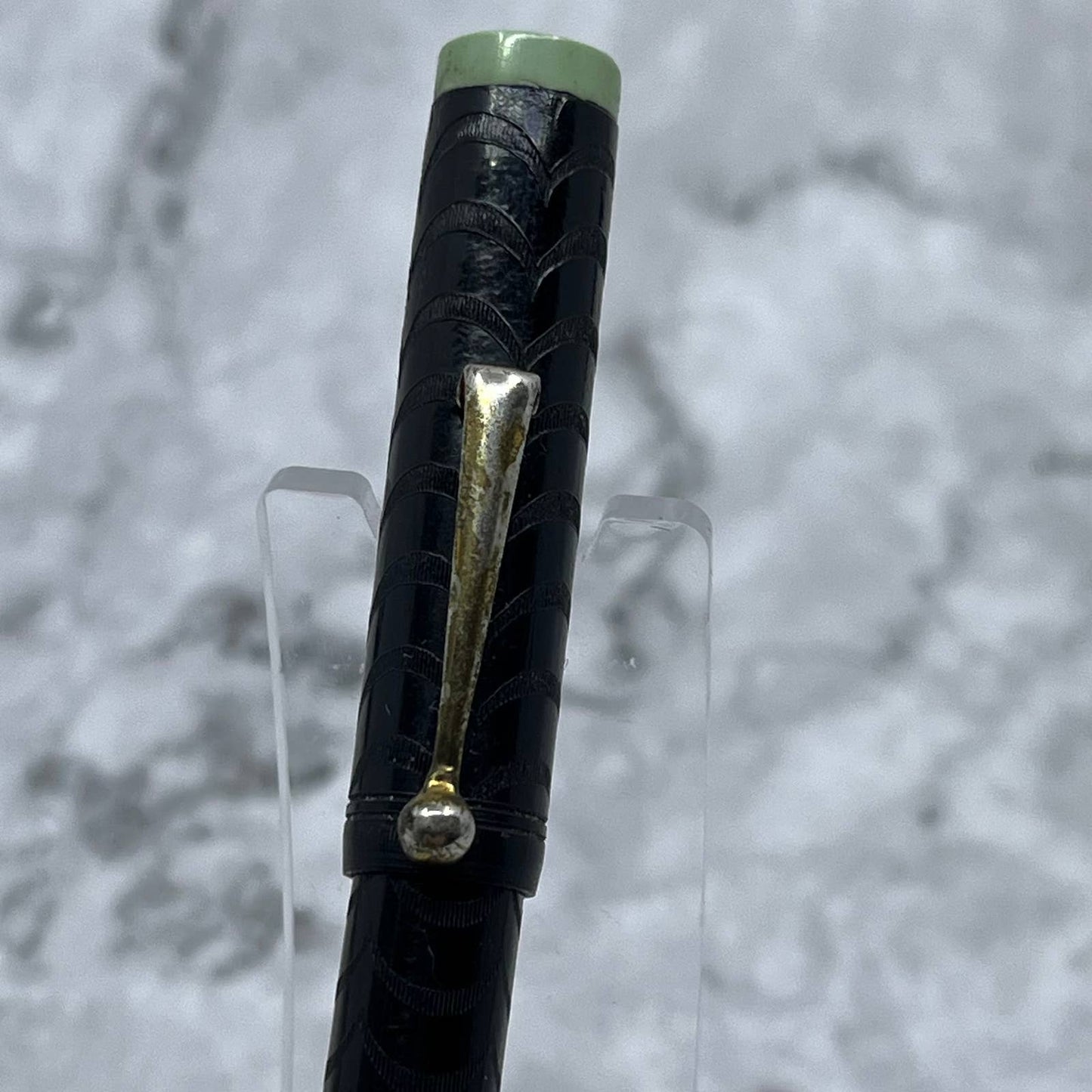 Vintage Black Textured Celluloid Fountain Pen Marked "Leader" On Pump & Nib SA2