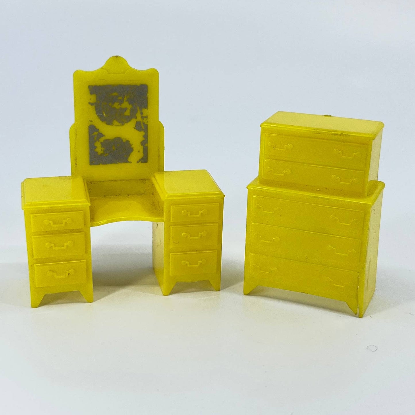 Vintage Marx Toys Dollhouse Furniture Yellow Dresser and Vanity Set TE7