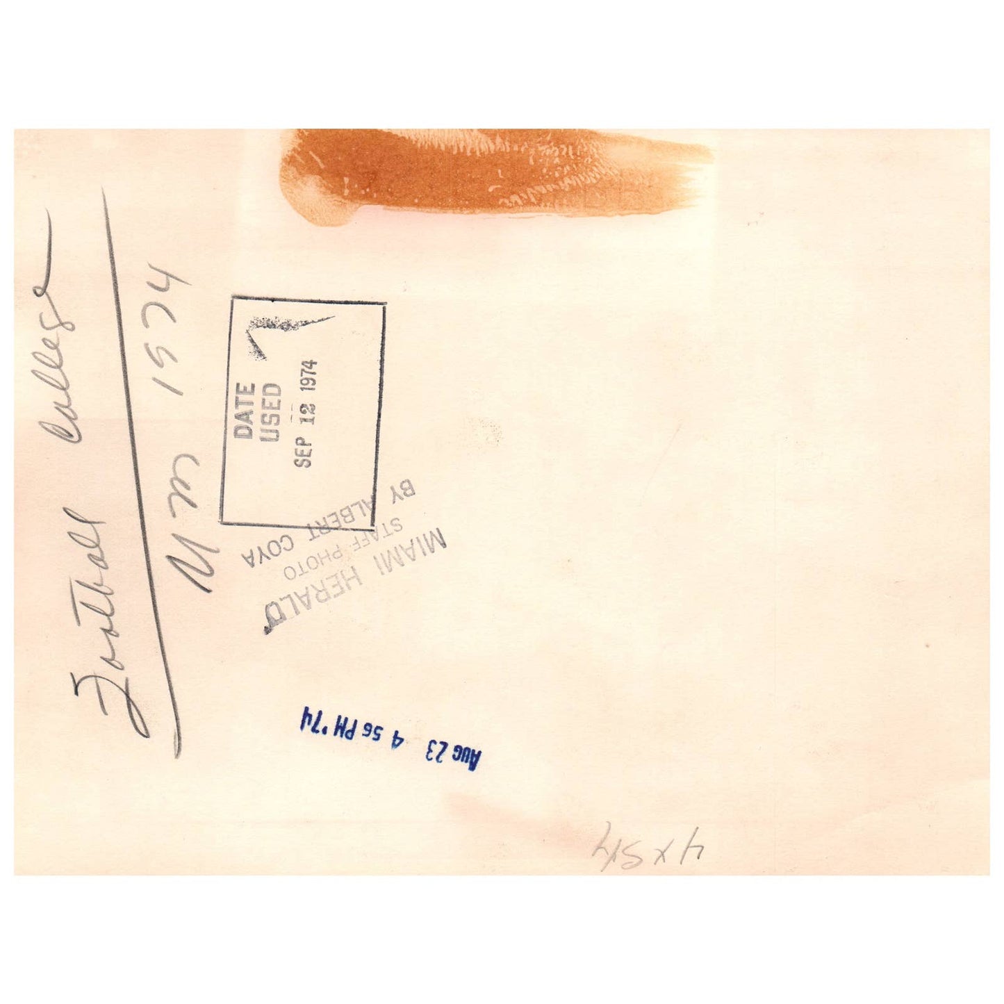 1974 Press Photo Football Florida College Football Players Pose 6x8" AD3