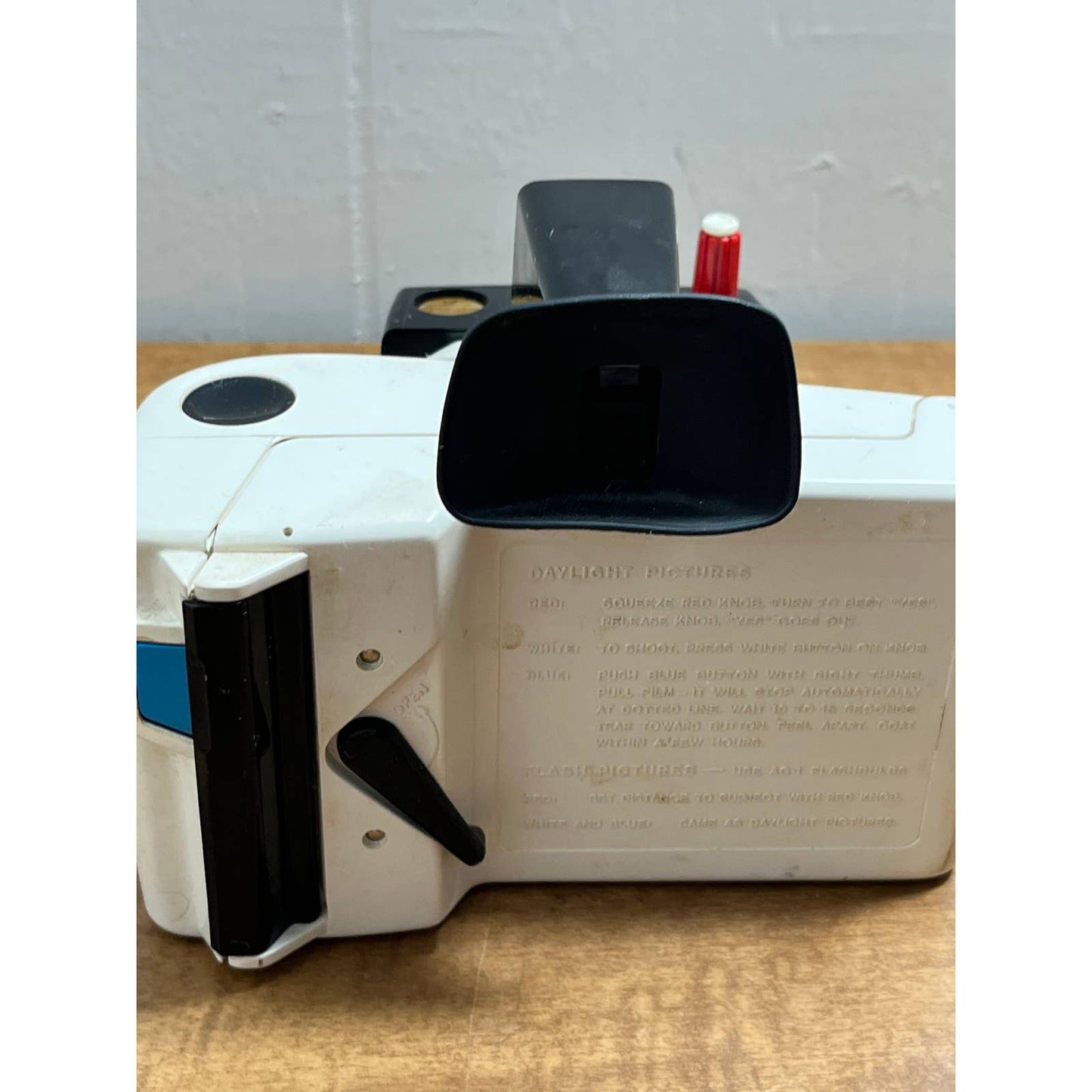 Vintage Polaroid Swinger Model 20 Land Camera Instant Camera w/ Strap TB8