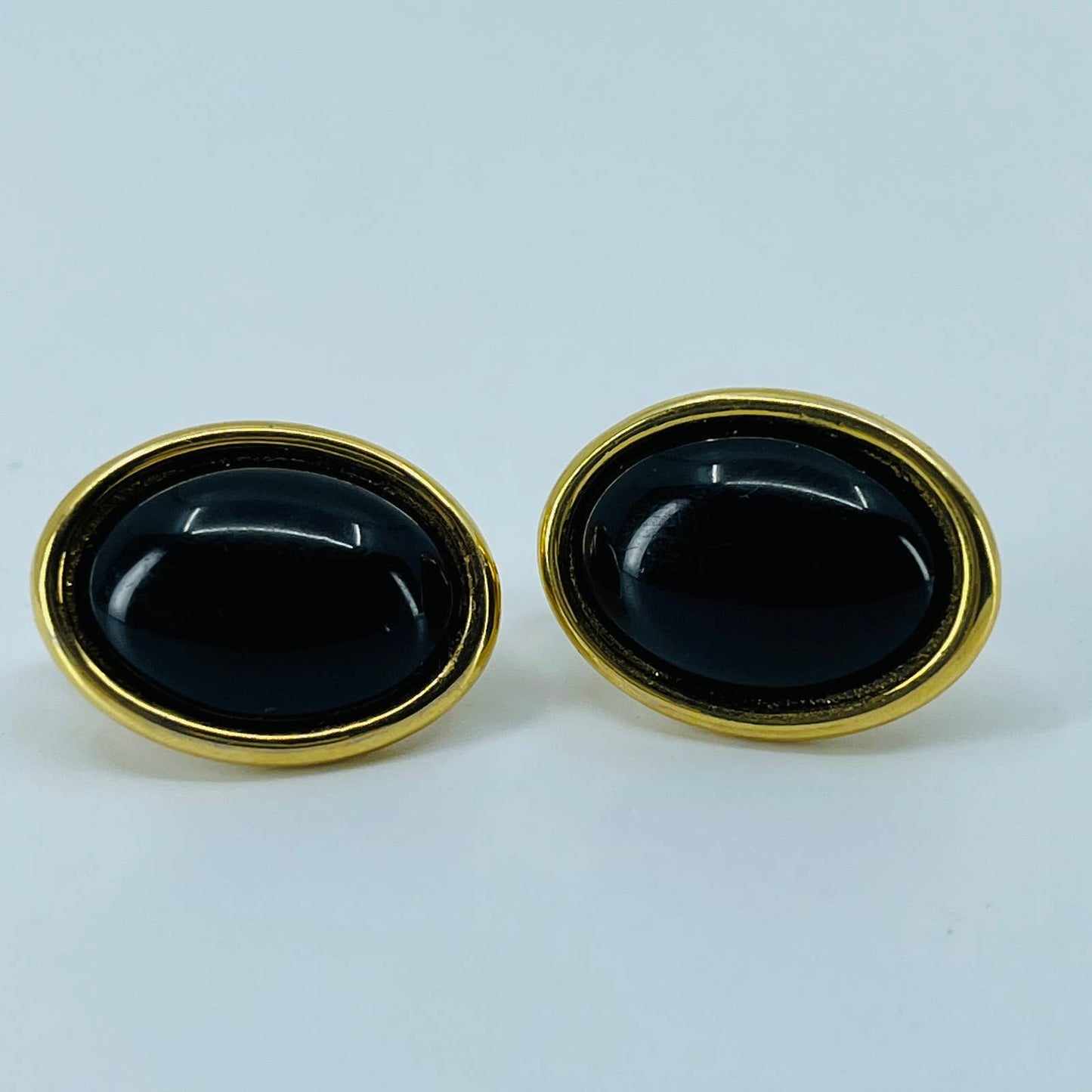 Vintage MCM Sarah Coventry Gold Tone and Black Enamel Clip Earrings SB2