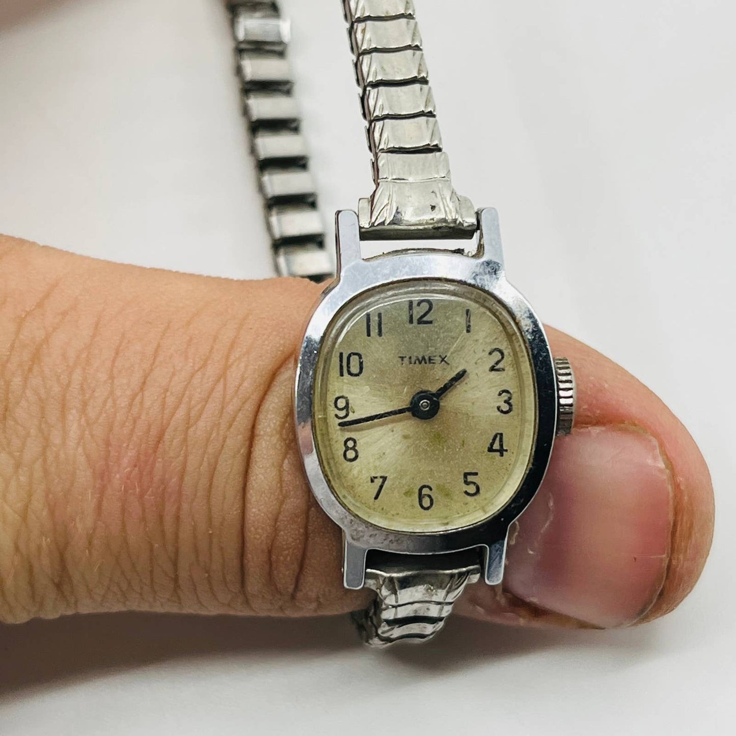 Vintage Silver Tone Timex Watch Metal Stretch Band SA9