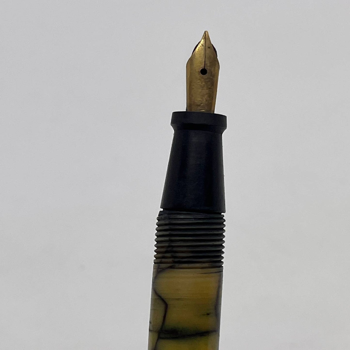 Celluloid Pearl With Black Veins Fountain Pen with Nib Screw Top Seal SE1