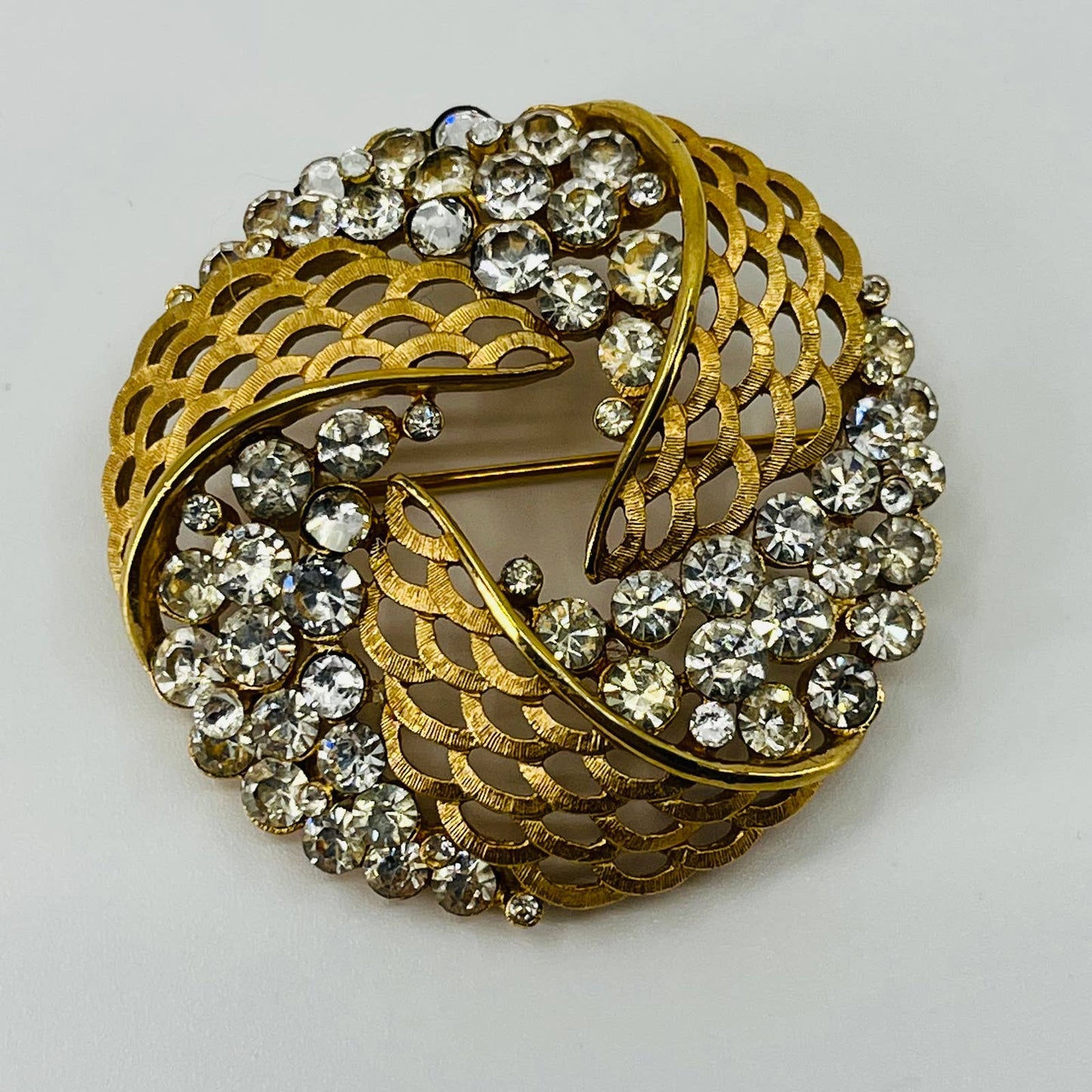 Vintage MCM MOD Crown Trifari Gold Tone Rhinestone Swirl Brooch Pin SA6