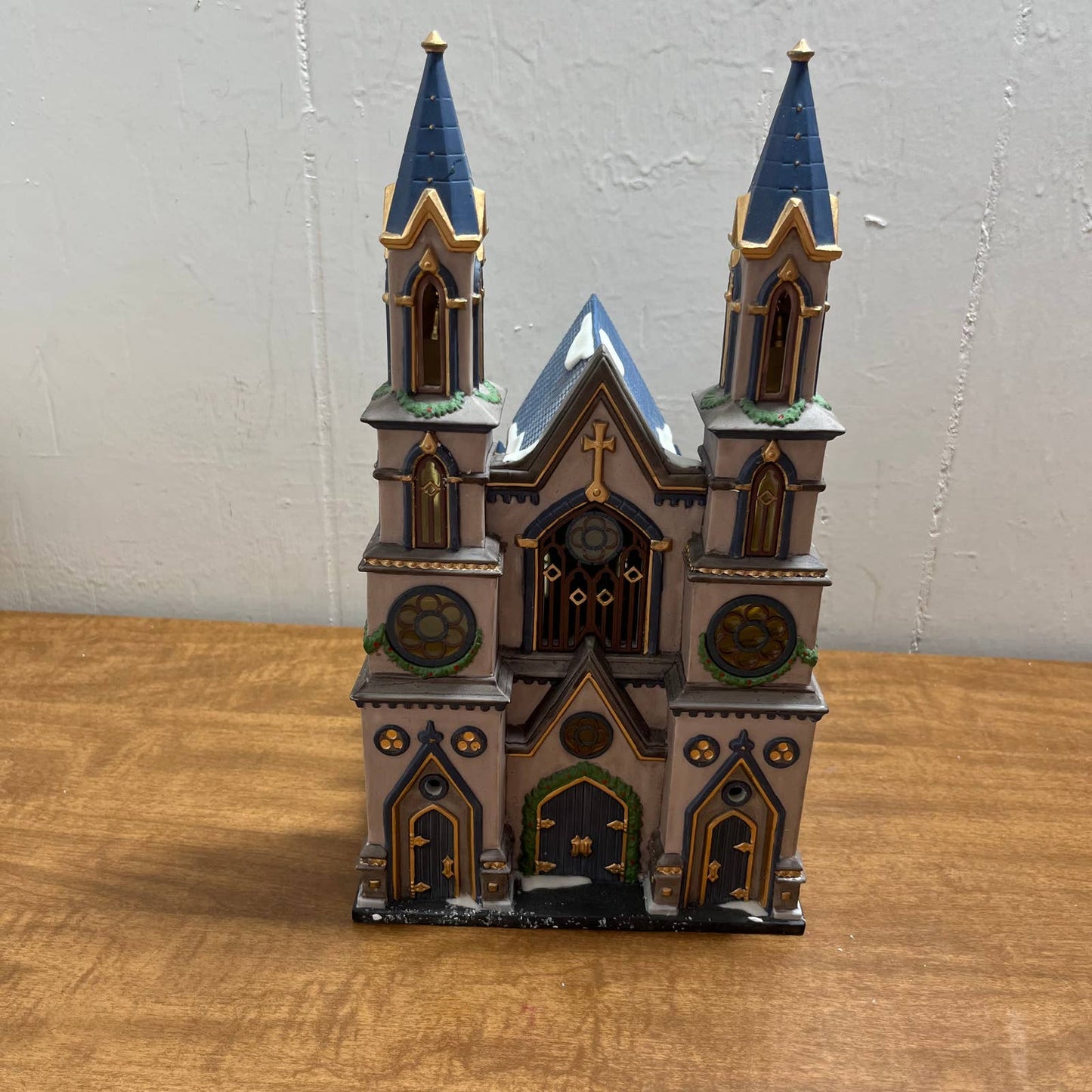 Dept 56 Christmas in the City Old Trinity Church #58940 Heritage Village House
