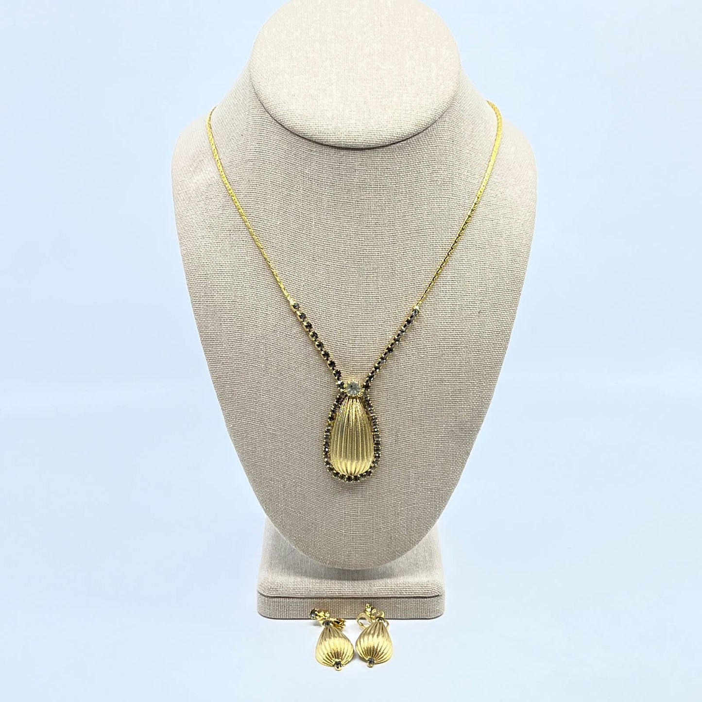 Gold Tone Teardrop Pendant Necklace Smokey Grey Rhinestones & Clip Earrings SD5