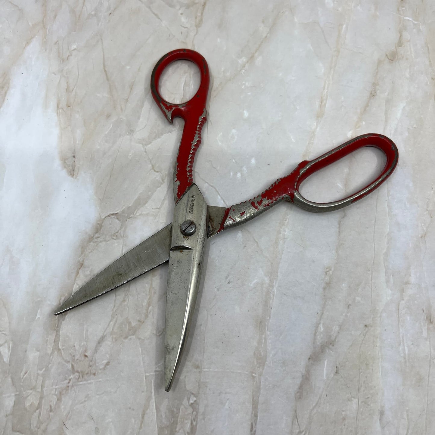 Kitchen Utility Shear Scissors Bottle Opener Cast Metal Red Handle 7.5” TE5-S2-2