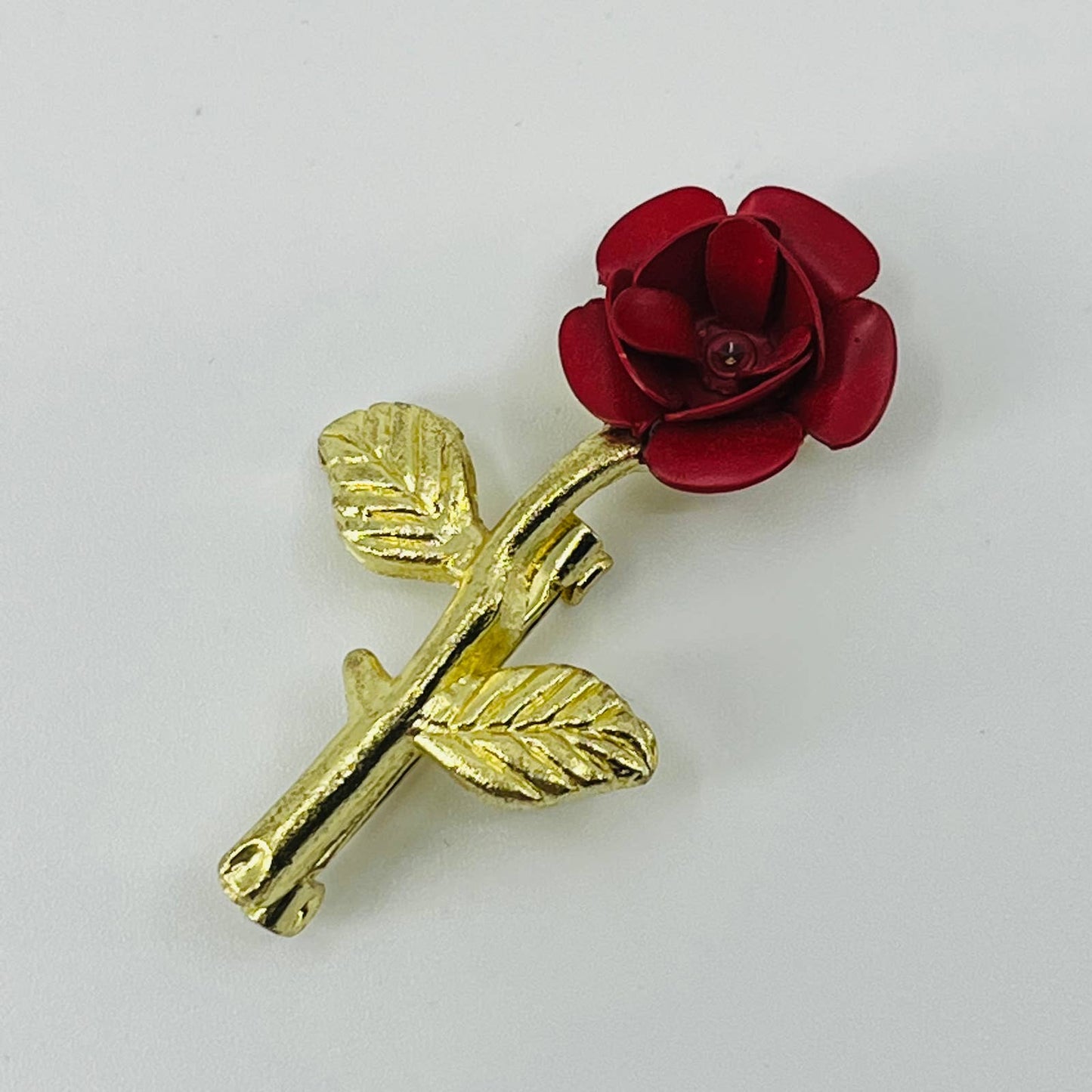 Vintage Red Enamel Rose Brooch Gold Tone SA6
