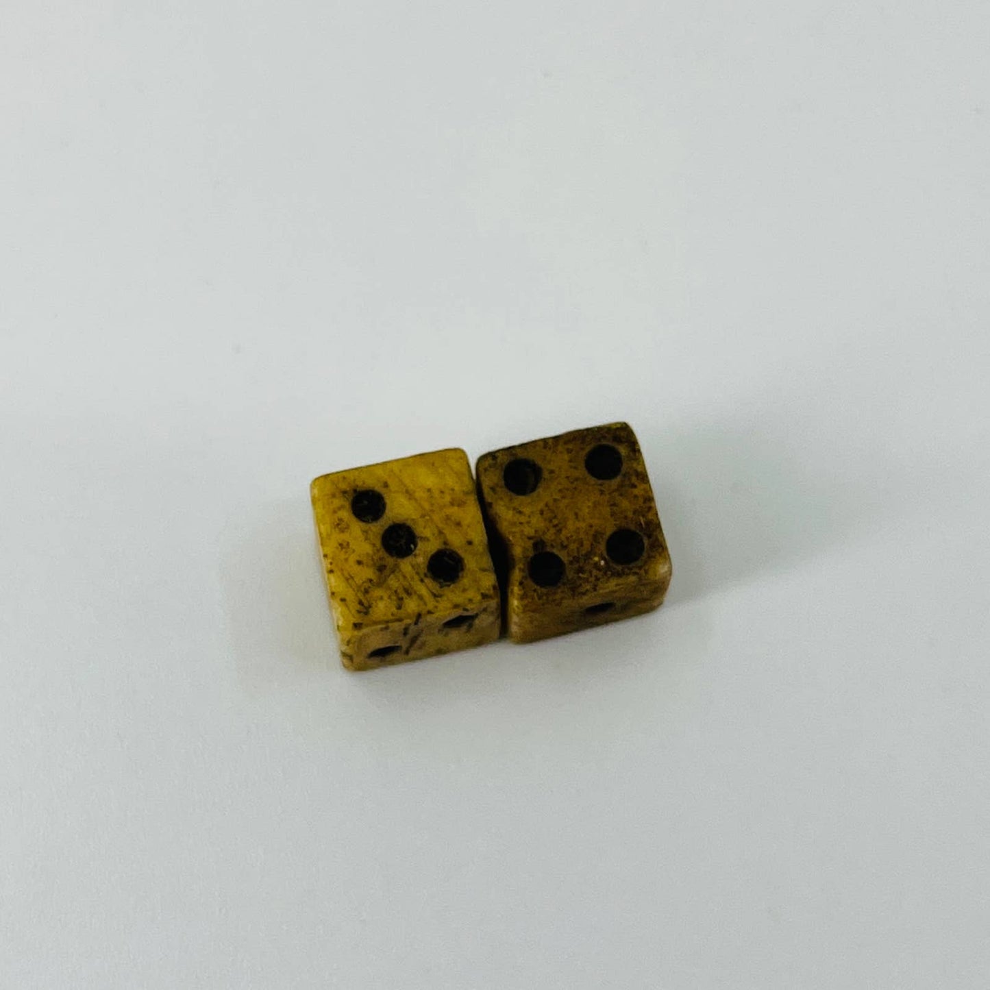 Antique Pair of Miniature Bone Dice 1/4” SB3