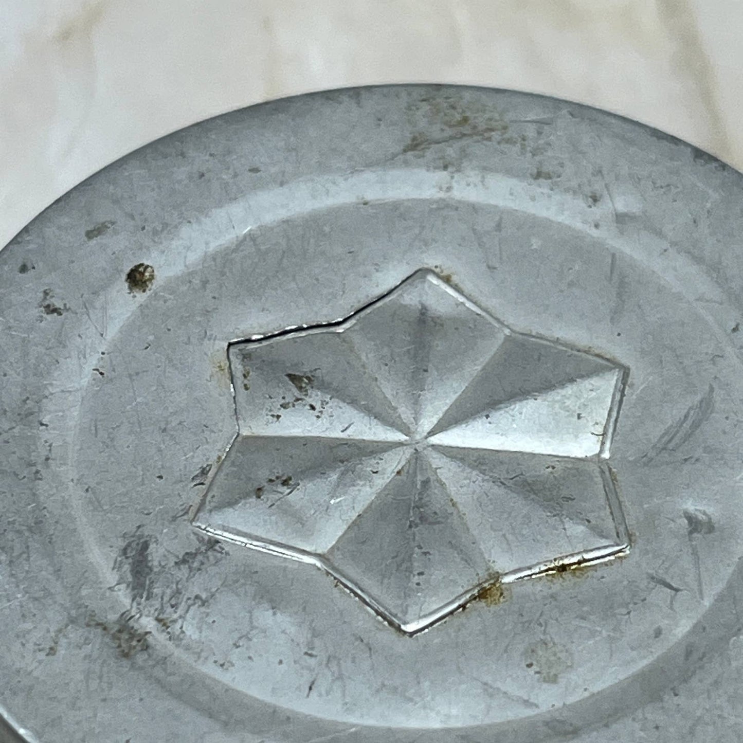Vintage Tin Collapsible Drinking Cup with 6 Pointed Star on Lid TC5-S3