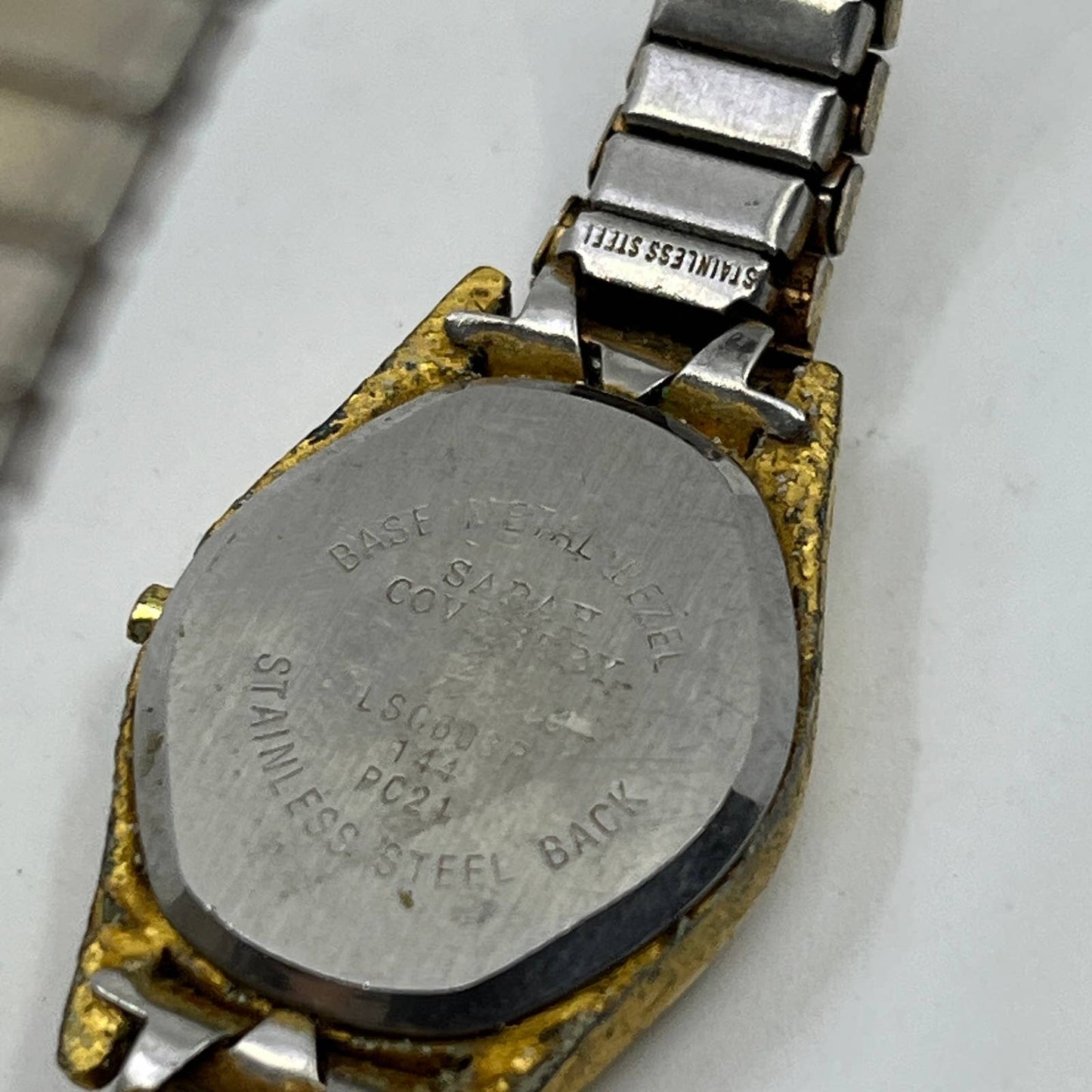 Sarah Coventry Quartz Women's Watch Wristwatch Gold Tone Steel Flex Band SD5