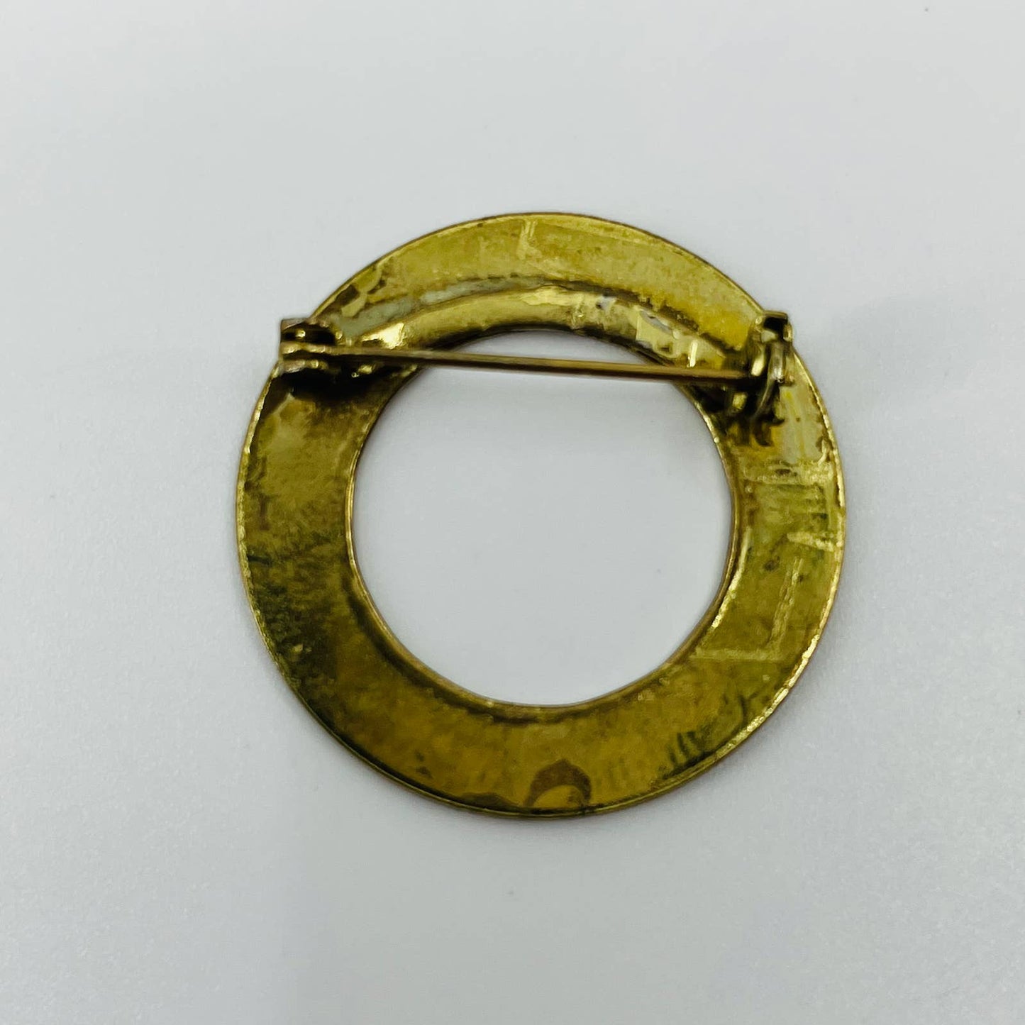 Vintage Art Deco Disc Textured Gold Tone Brooch SB2