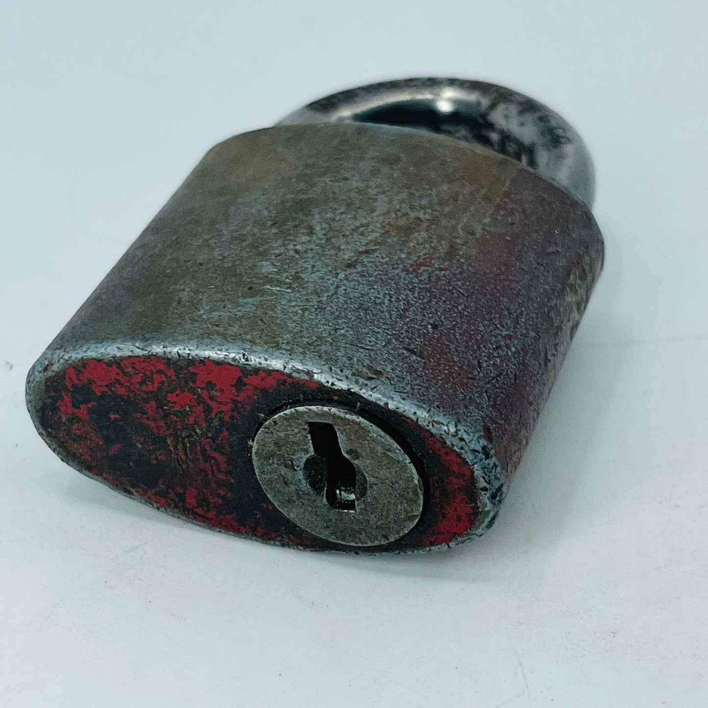 Vintage Art Deco Yale & Towne Yale Hardened Red Lock Padlock No Key SA8-3