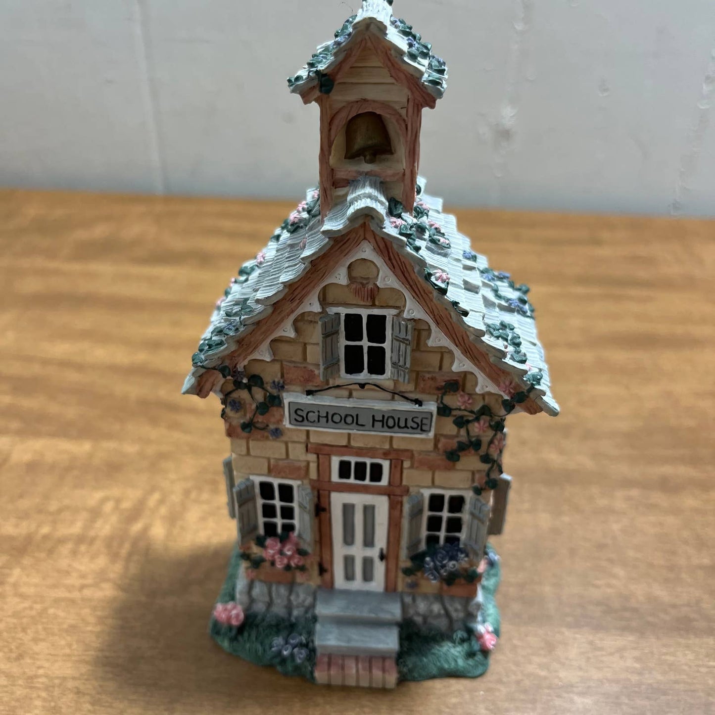 Ivy & Innocence The Olde Ivy School 6 x 3” 05090 BN/0444 1997 FA2