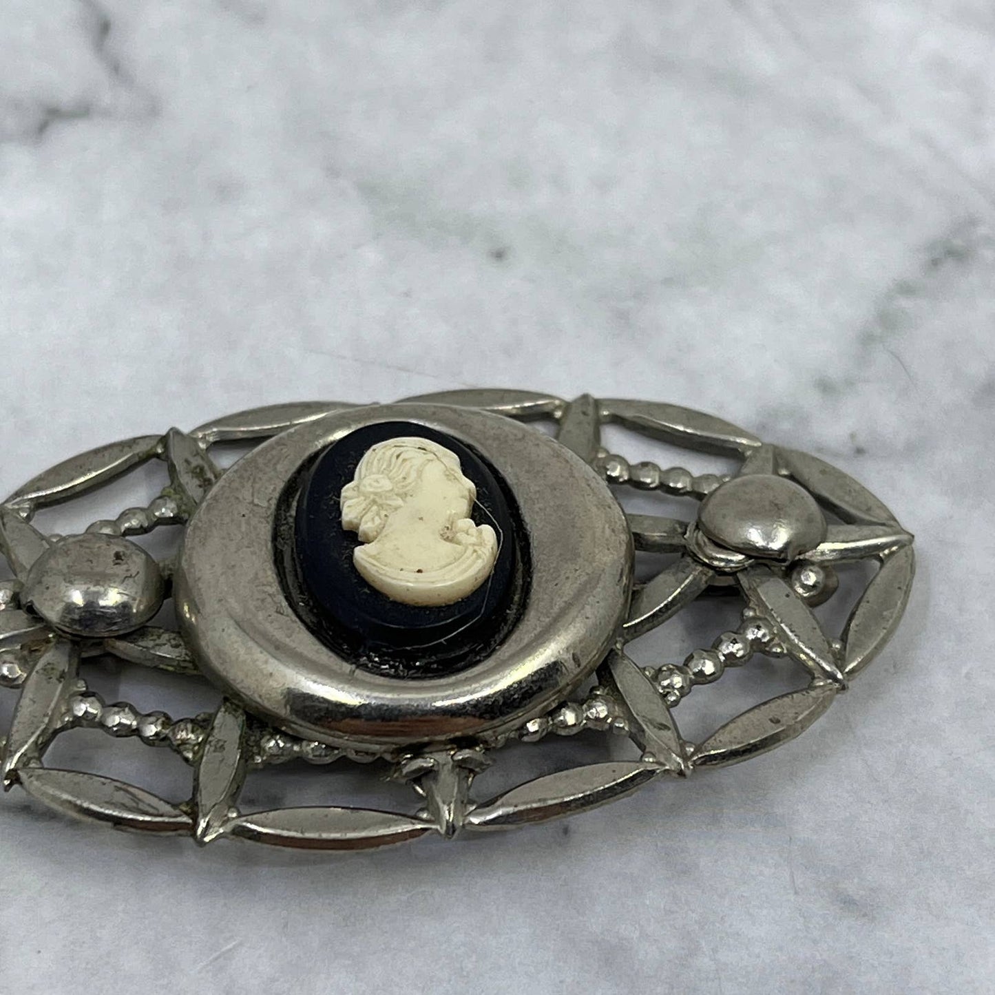 Vintage Victorian Cameo Black & Silver Tone Pin Brooch 2.5” SE7