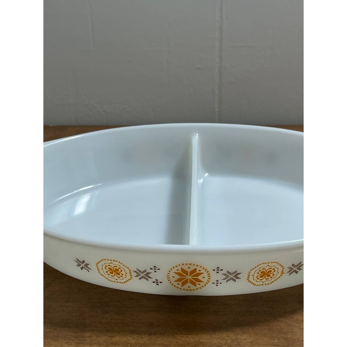 1960s PYREX Town and Country Cinderella /Orange/Brown 1.5 QT Divided Dish TB8
