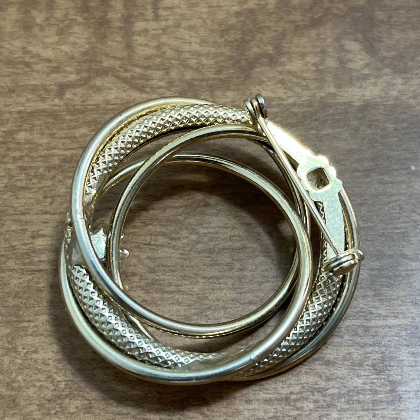 Vintage MCM Brooch Pin Gold Tone Rope Swirl Pearl Style SE1