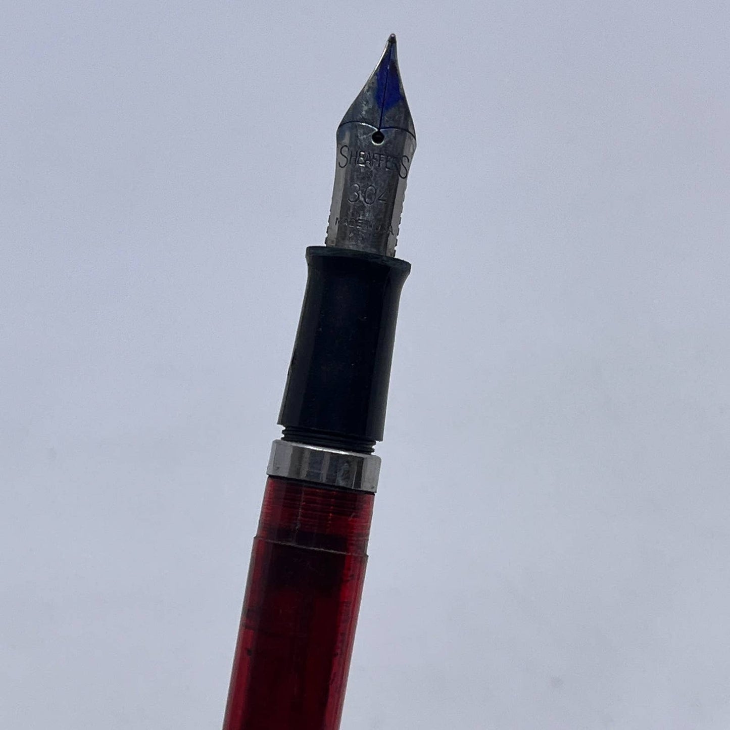 Sheaffer Opaque Red & SILVER COLOR 304 Nib Fountain Pen SE1