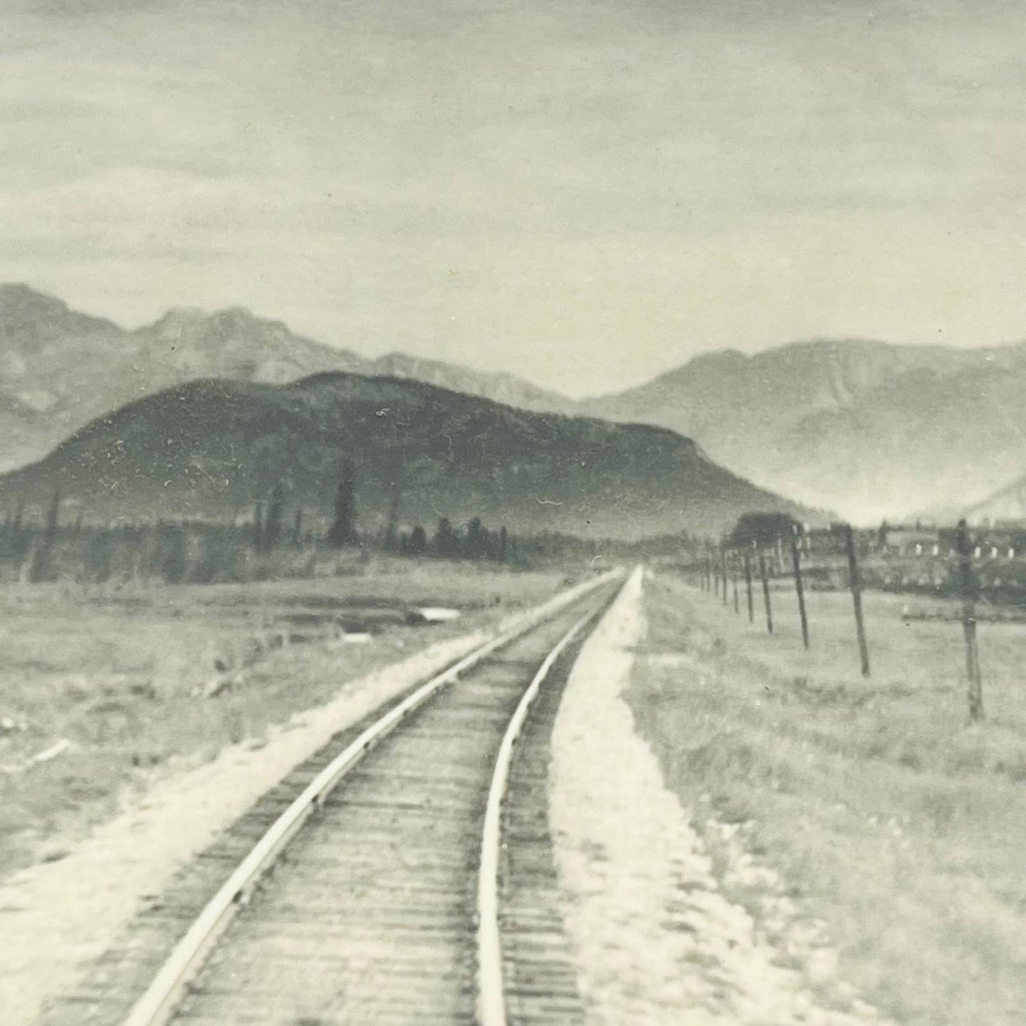 1946 Framed Photo Canadian Pacific Railroad By Lake Louise & Banff Alberta TC6