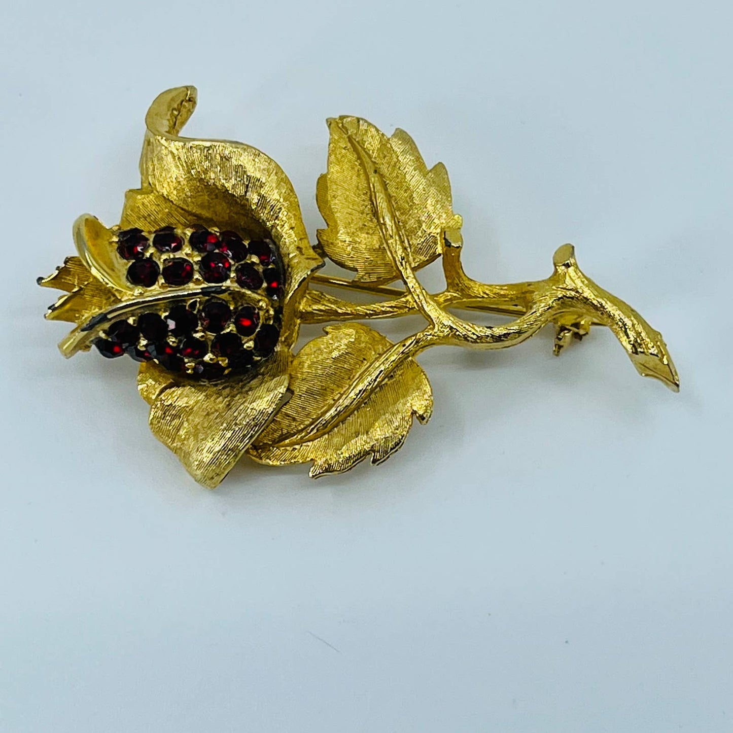 Vintage MCM Mod Ruby Red Rhinestone Rose Brooch Gold Tone SA6